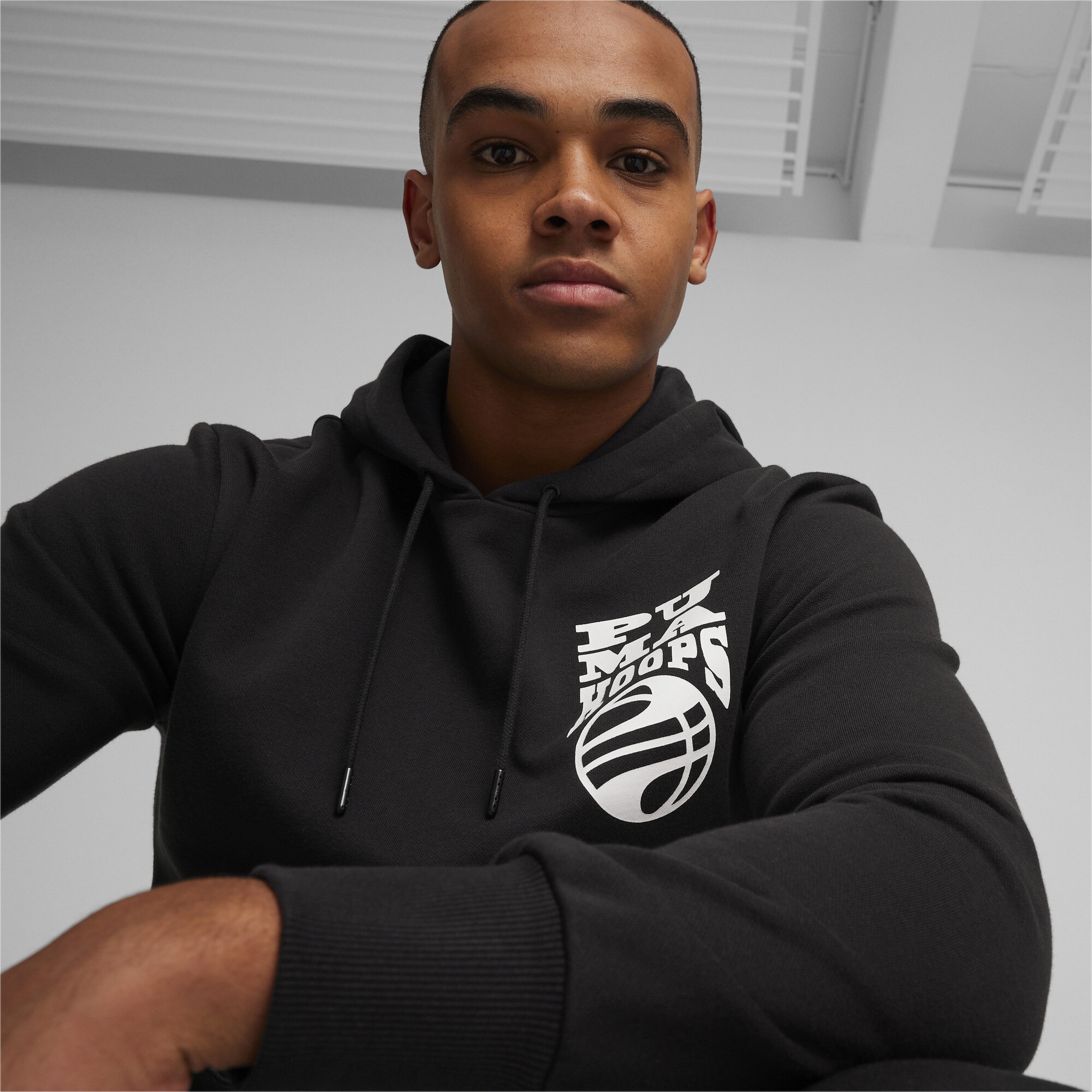 Puma Posterize 2.0 Erkek Siyah Hoodie