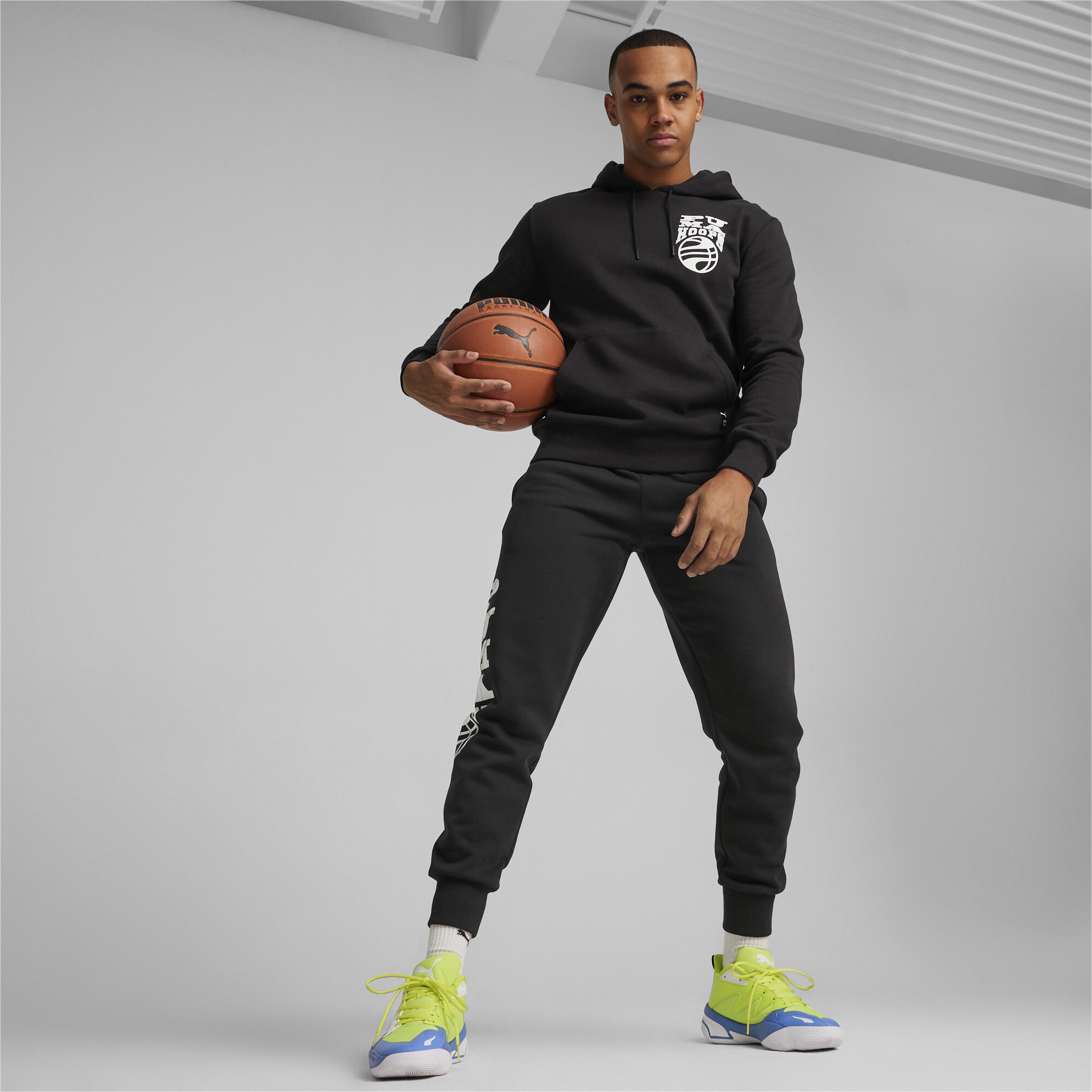 Puma Posterize 2.0 Erkek Siyah Hoodie