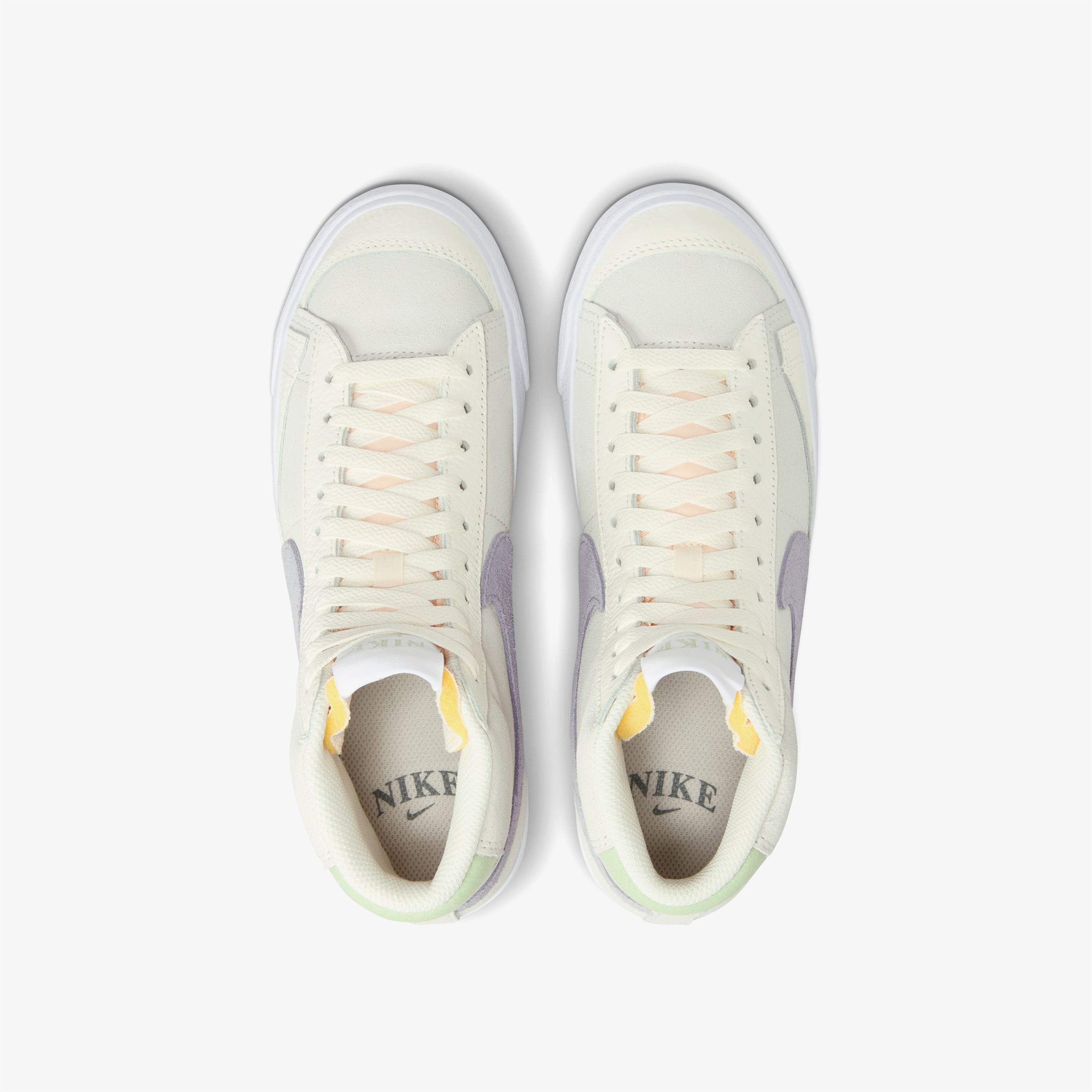 Nike Blazer Mid '77 Kadın Beyaz Spor Ayakkabı