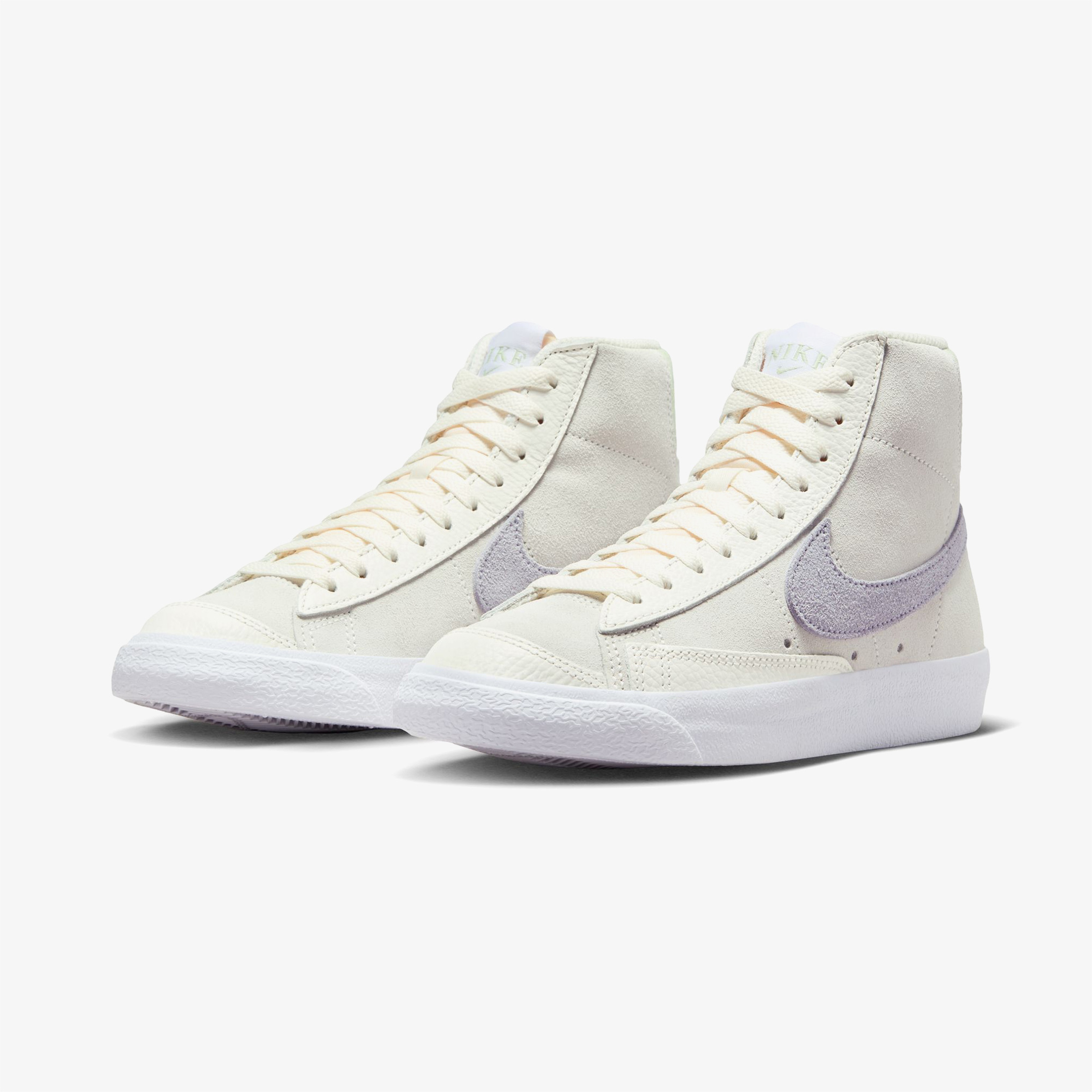 Nike Blazer Mid '77 Kadın Beyaz Spor Ayakkabı