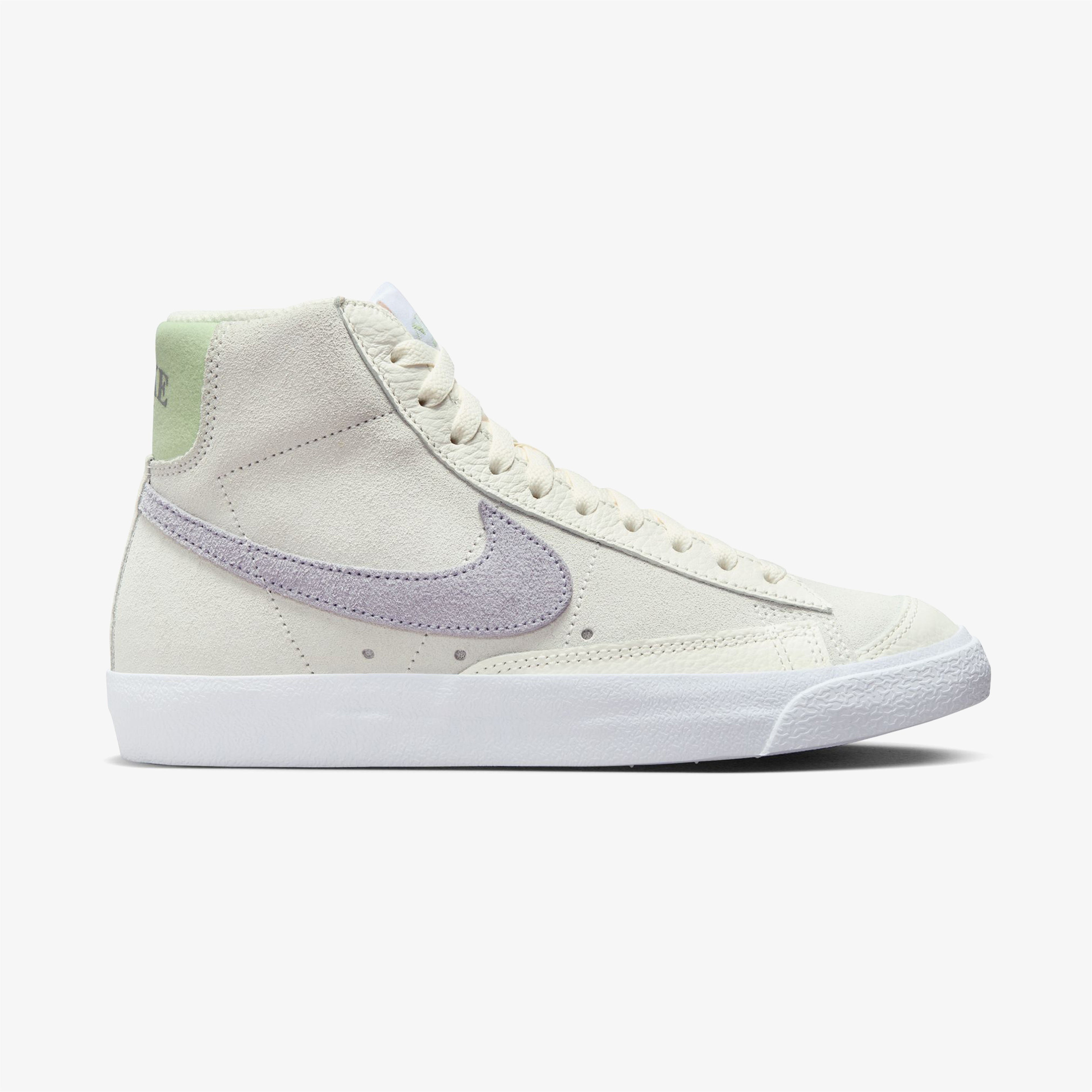 Nike Blazer Mid '77 Kadın Beyaz Spor Ayakkabı