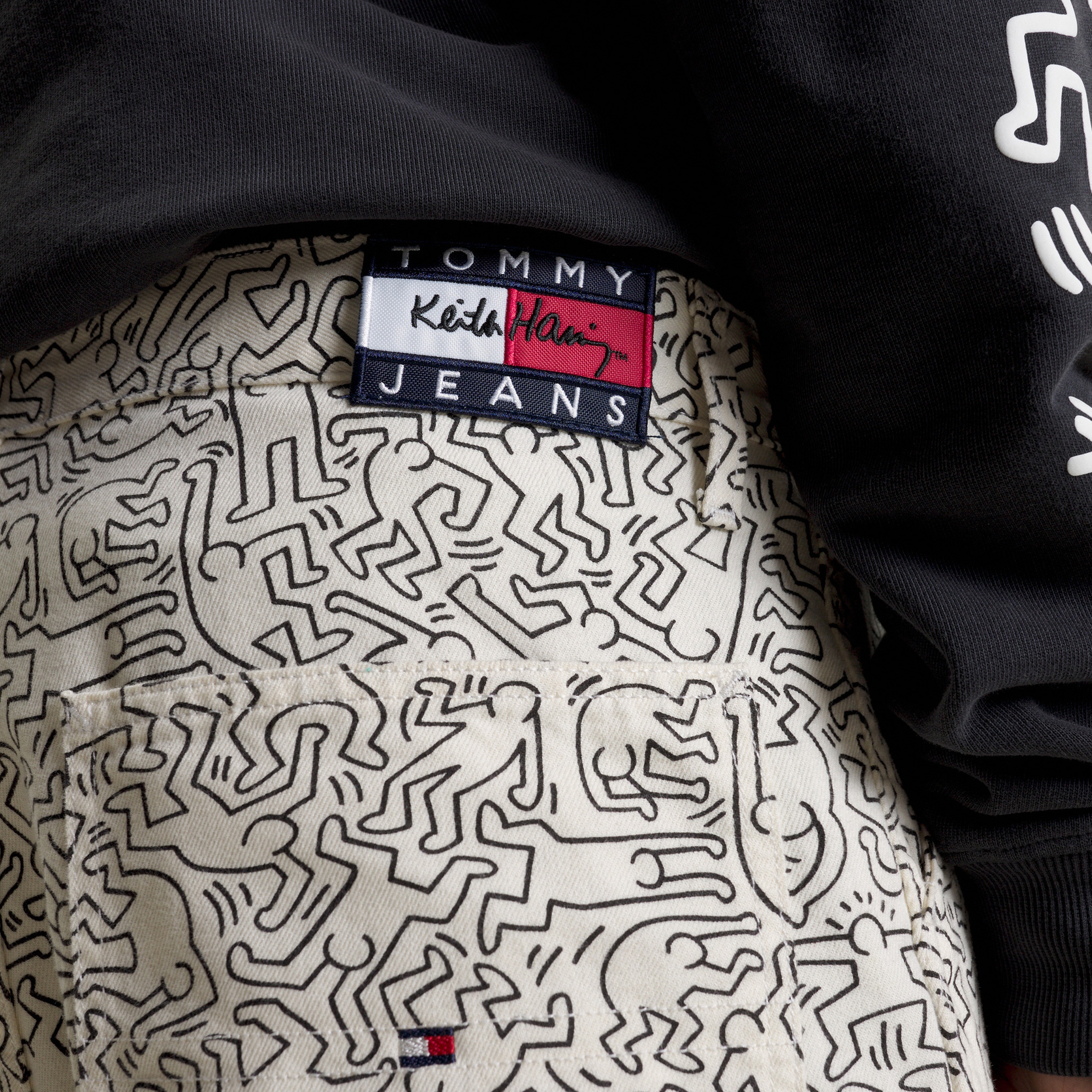 Tommy Jeans x Keith Haring Dancing Erkek Beyaz Pantolon