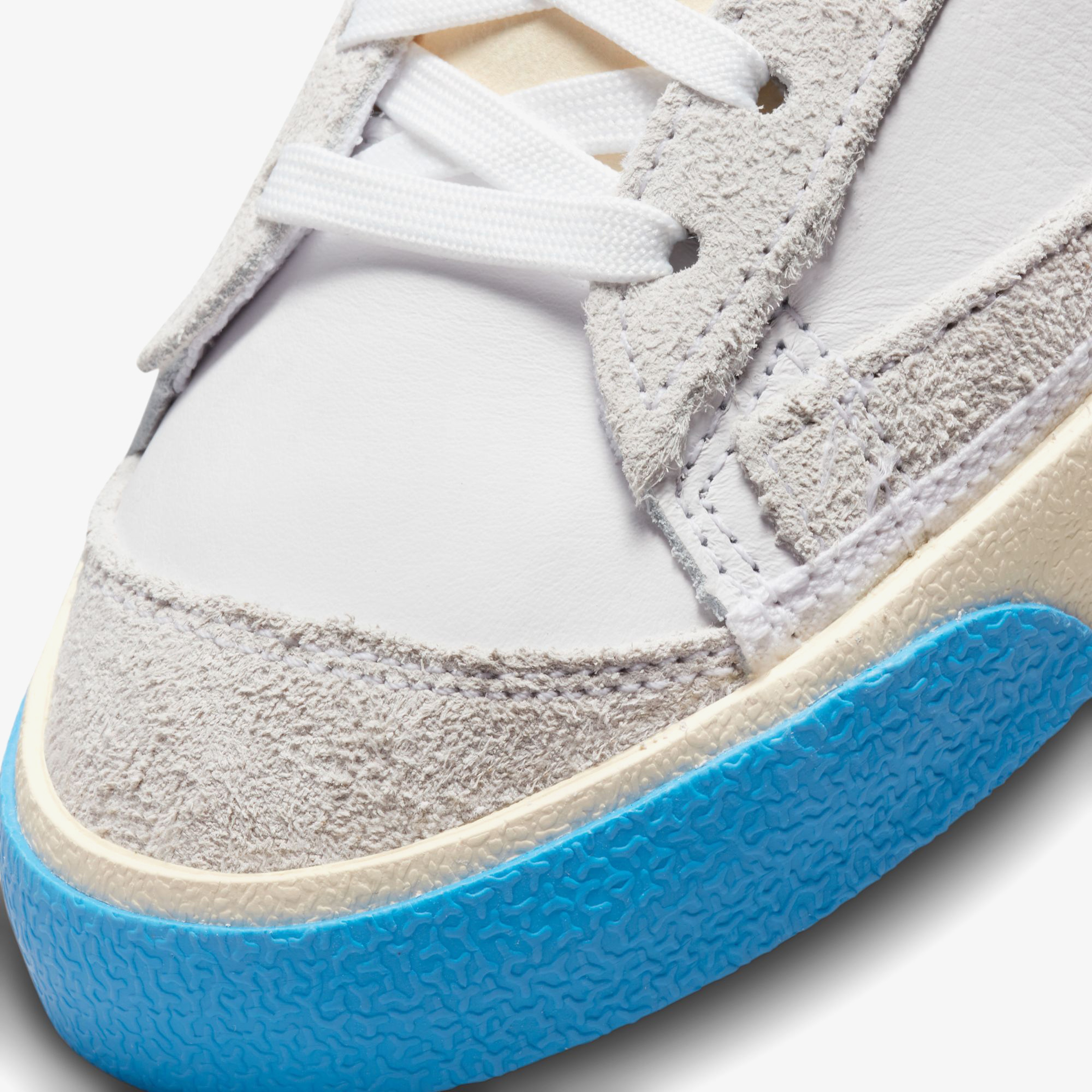 Nike Blazer Mid Pro Club Erkek Beyaz Spor Ayakkabı