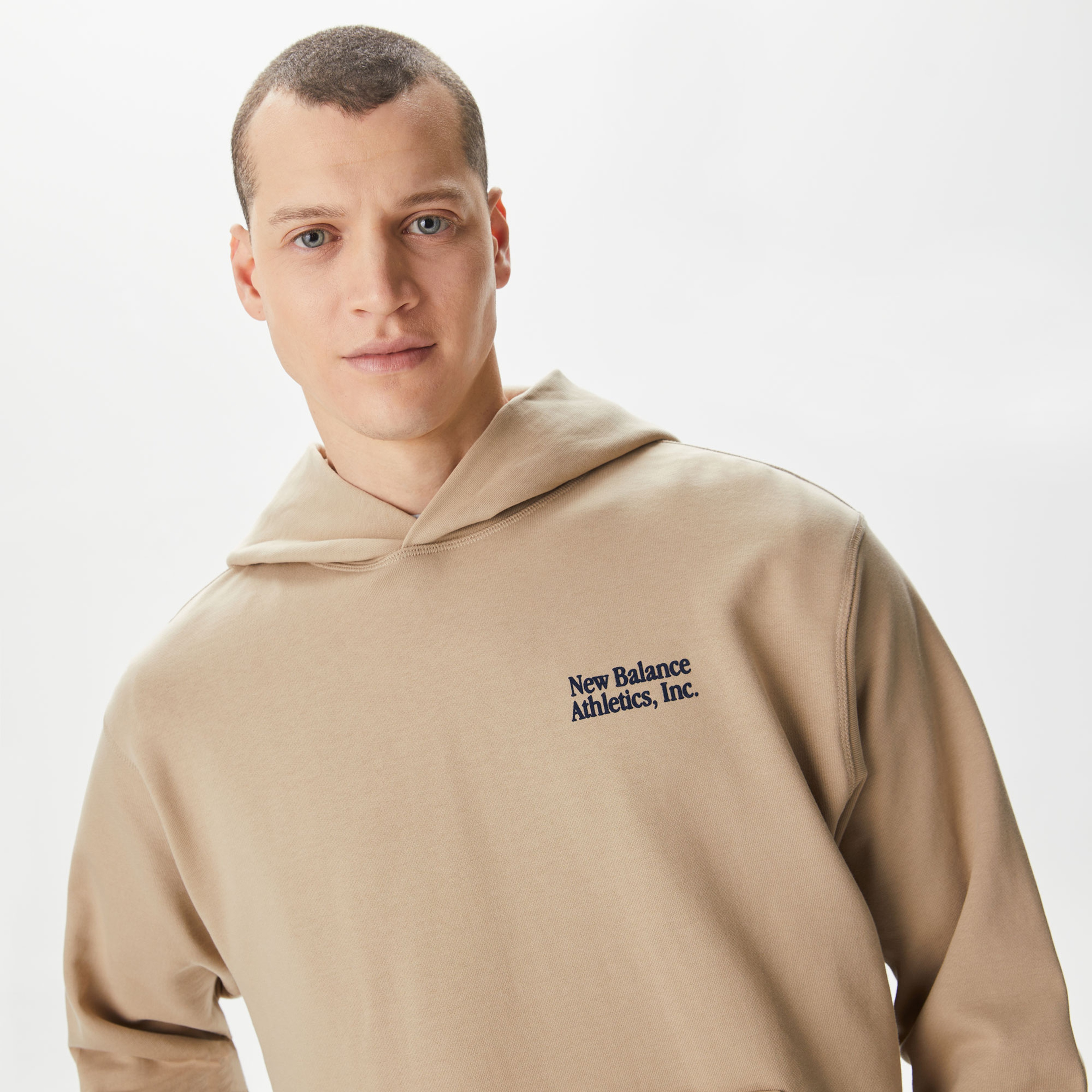 New Balance Athletics Embroidered Relaxed Bej Erkek Hoodie