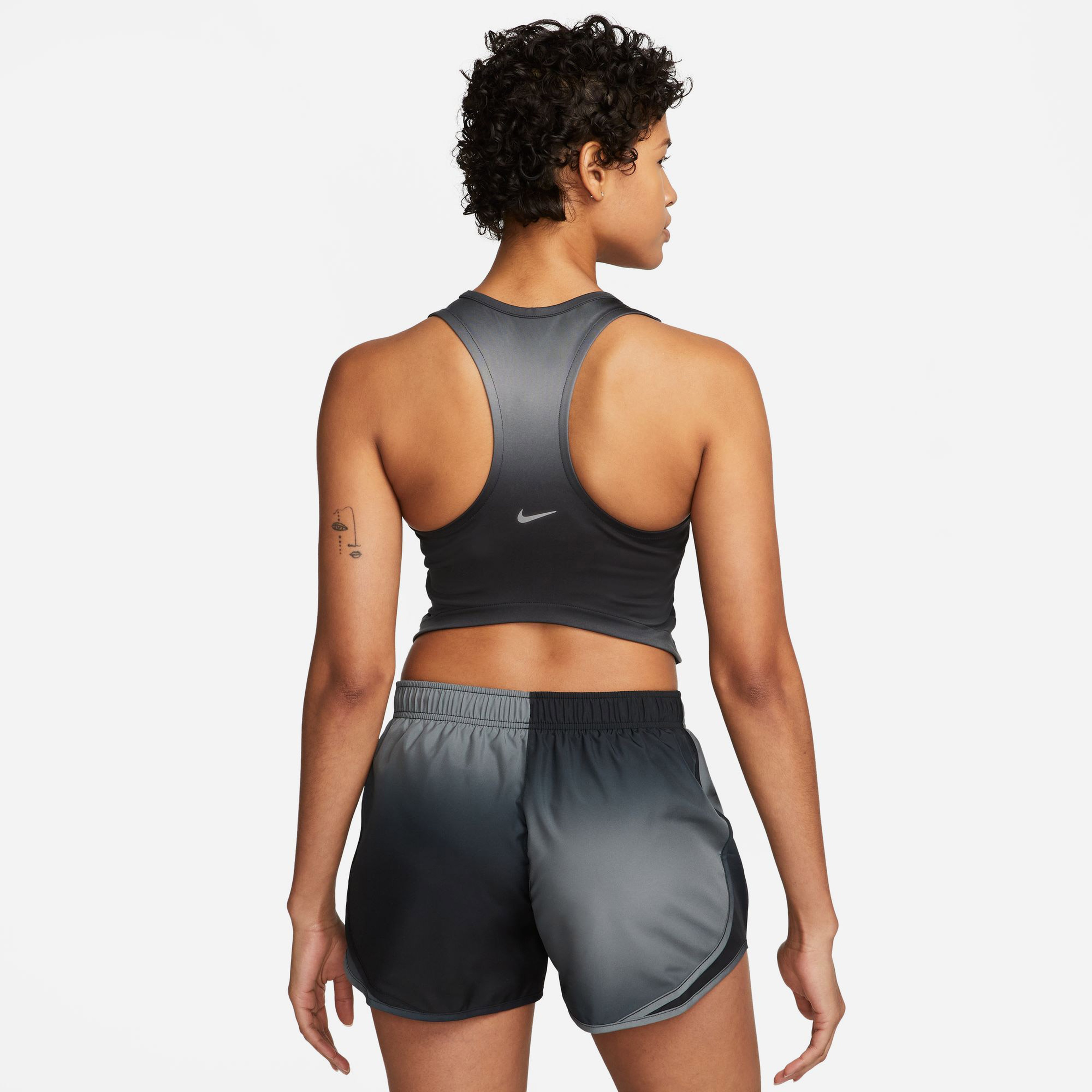 Nike Kadın Gri T-Shirt