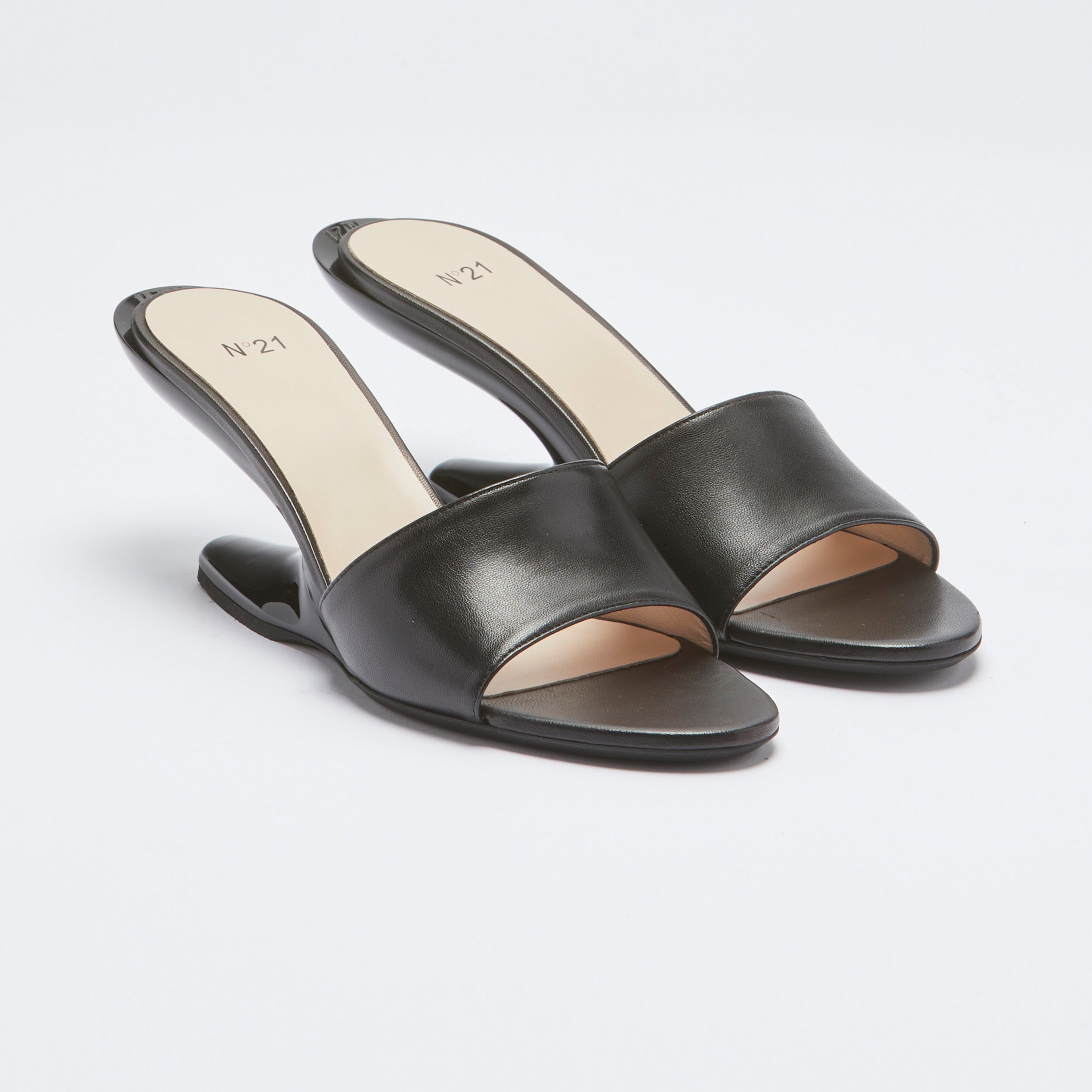 No21 Kadın Siyah Ayakkabı