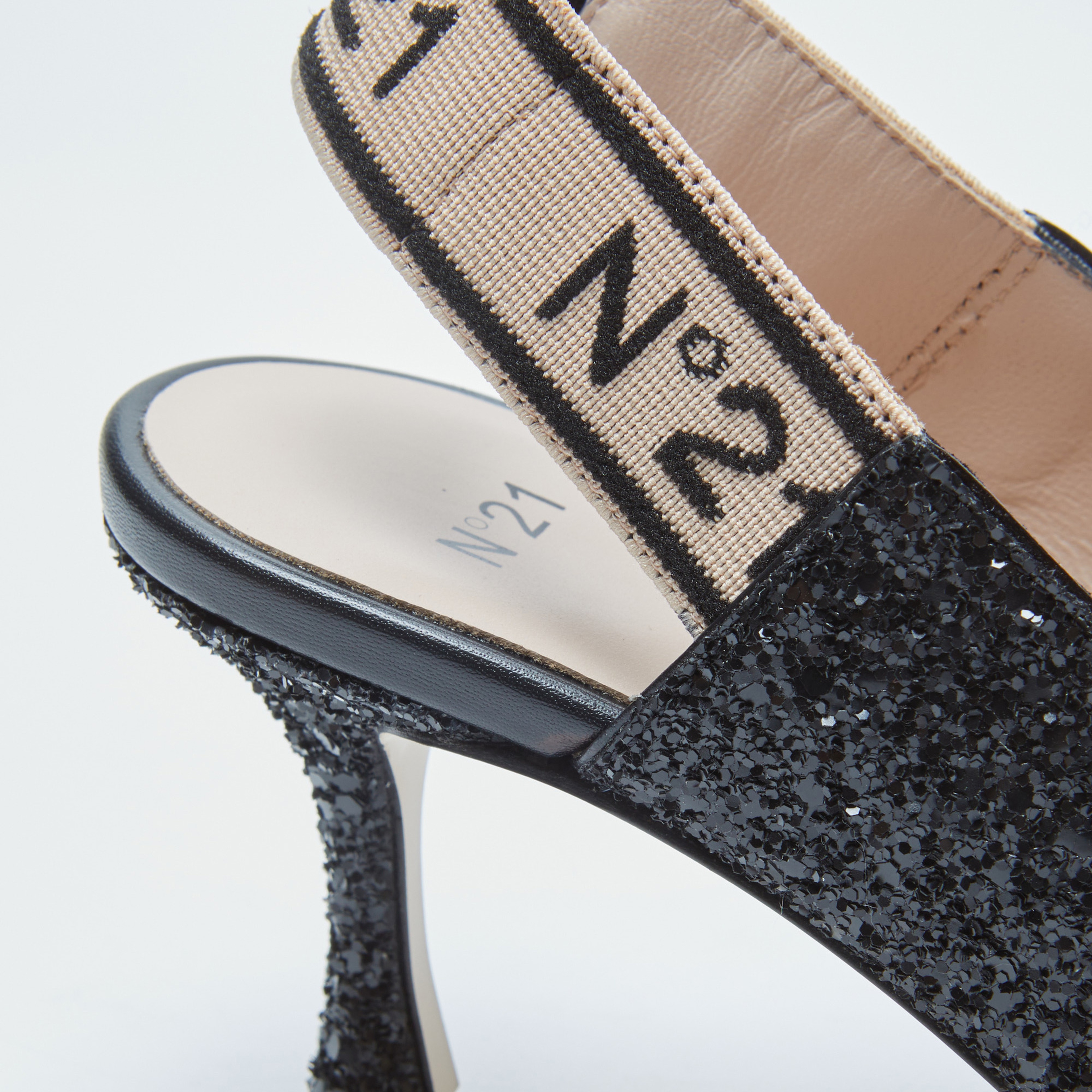 No21 Kadın Siyah Ayakkabı