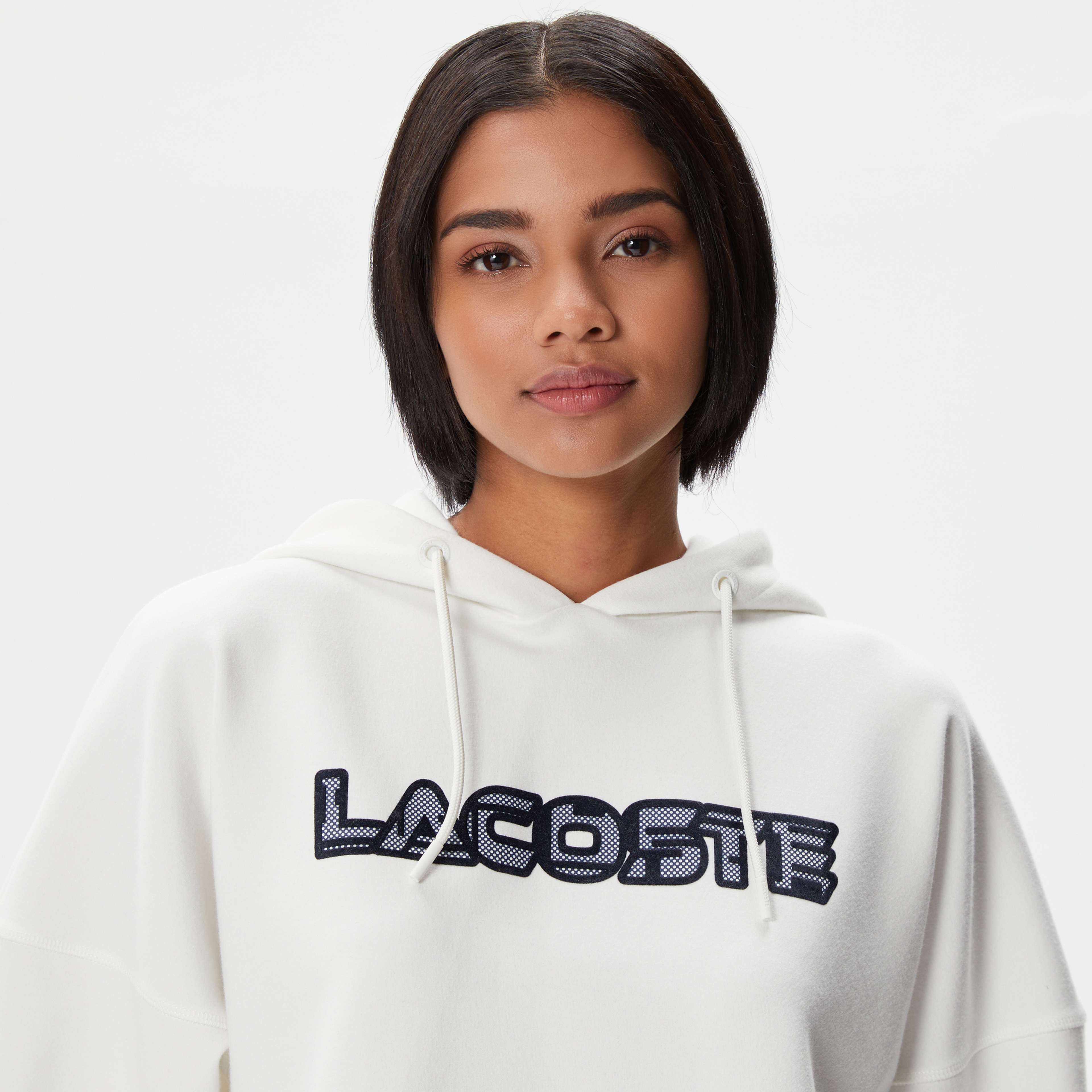 Lacoste Kadın Crop Fit Kapüşonlu Baskılı Beyaz Sweatshirt