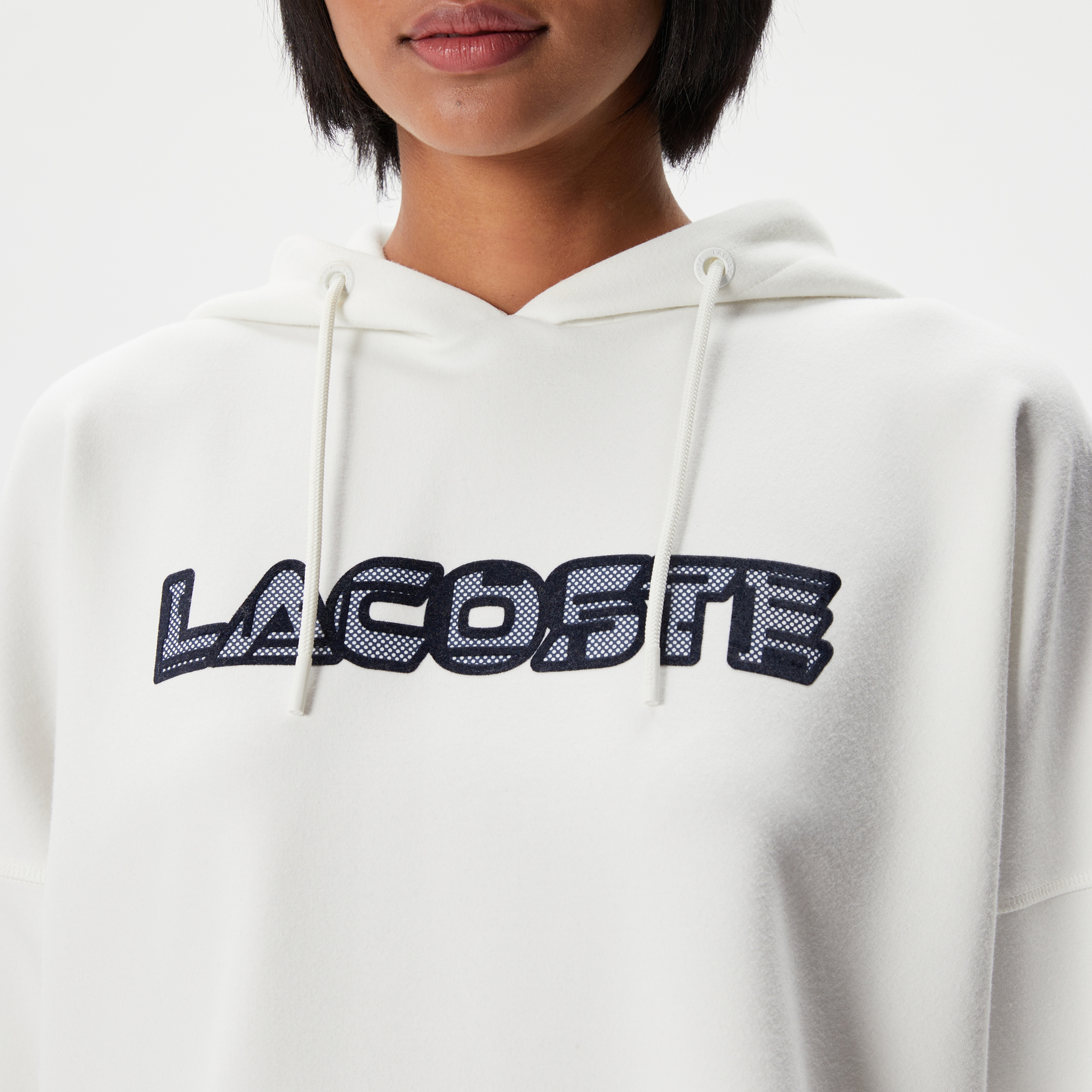 Lacoste Kadın Crop Fit Kapüşonlu Baskılı Beyaz Sweatshirt