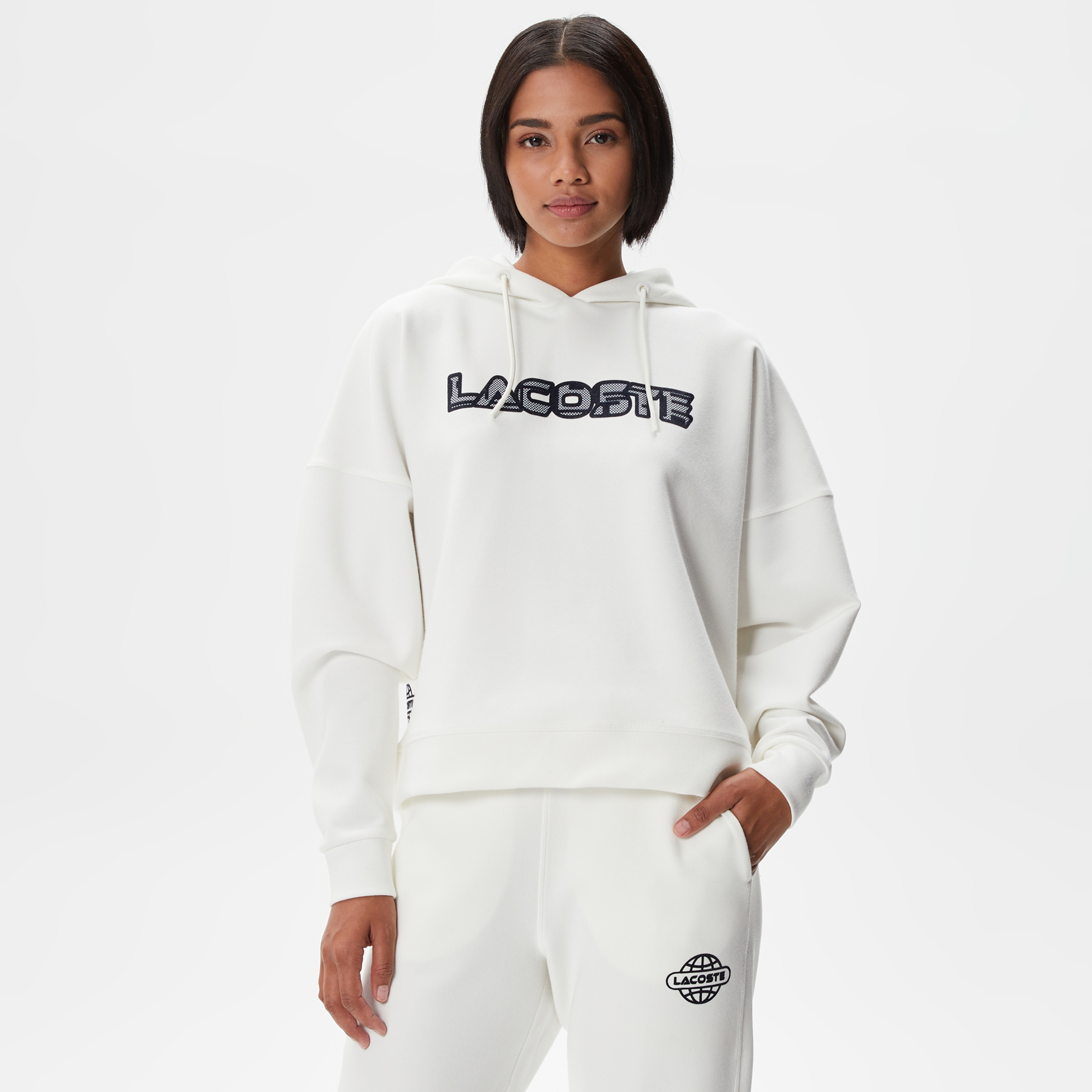 Lacoste Kadın Crop Fit Kapüşonlu Baskılı Beyaz Sweatshirt