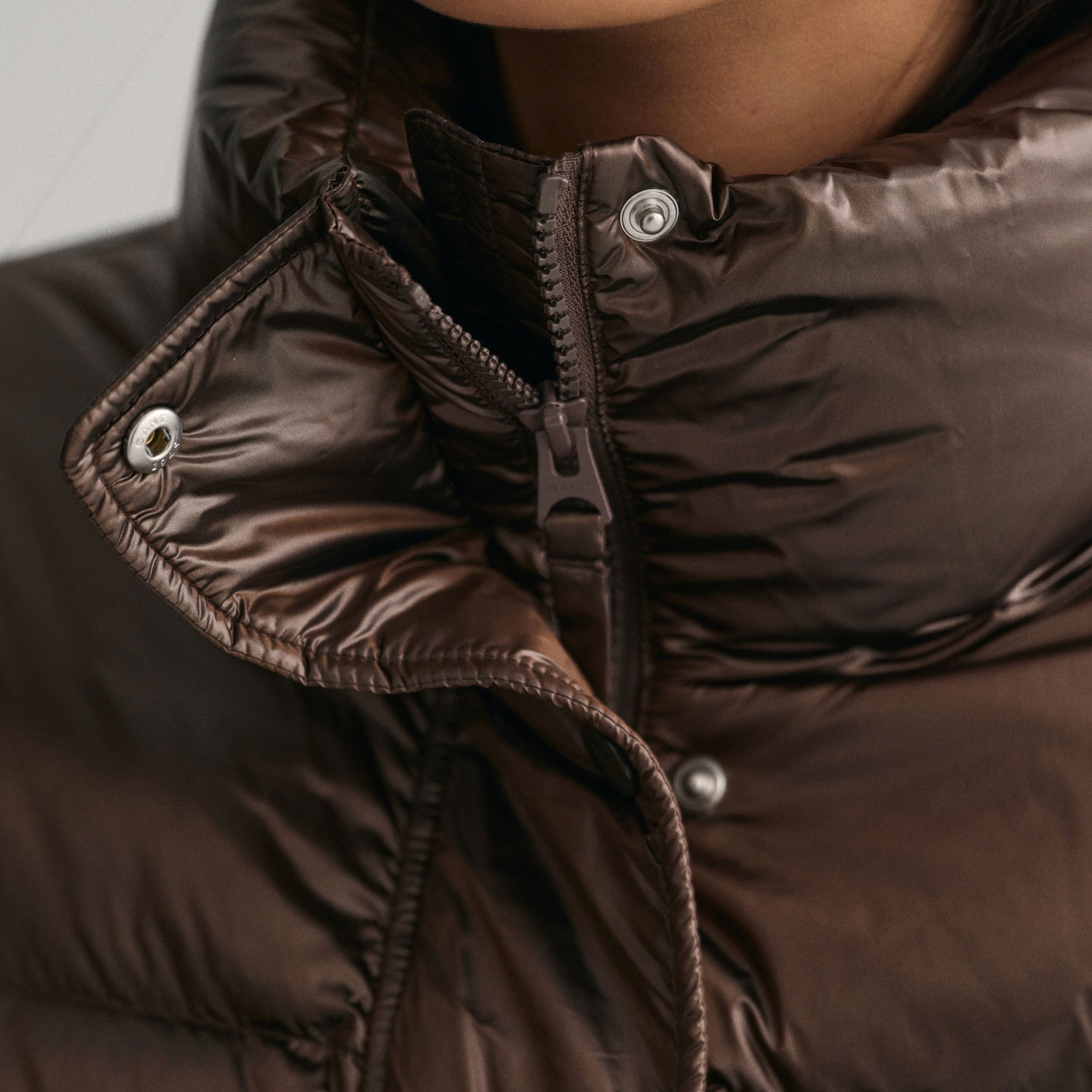 GANT Kadın Kahverengi Dik Yaka Kapitone Mont