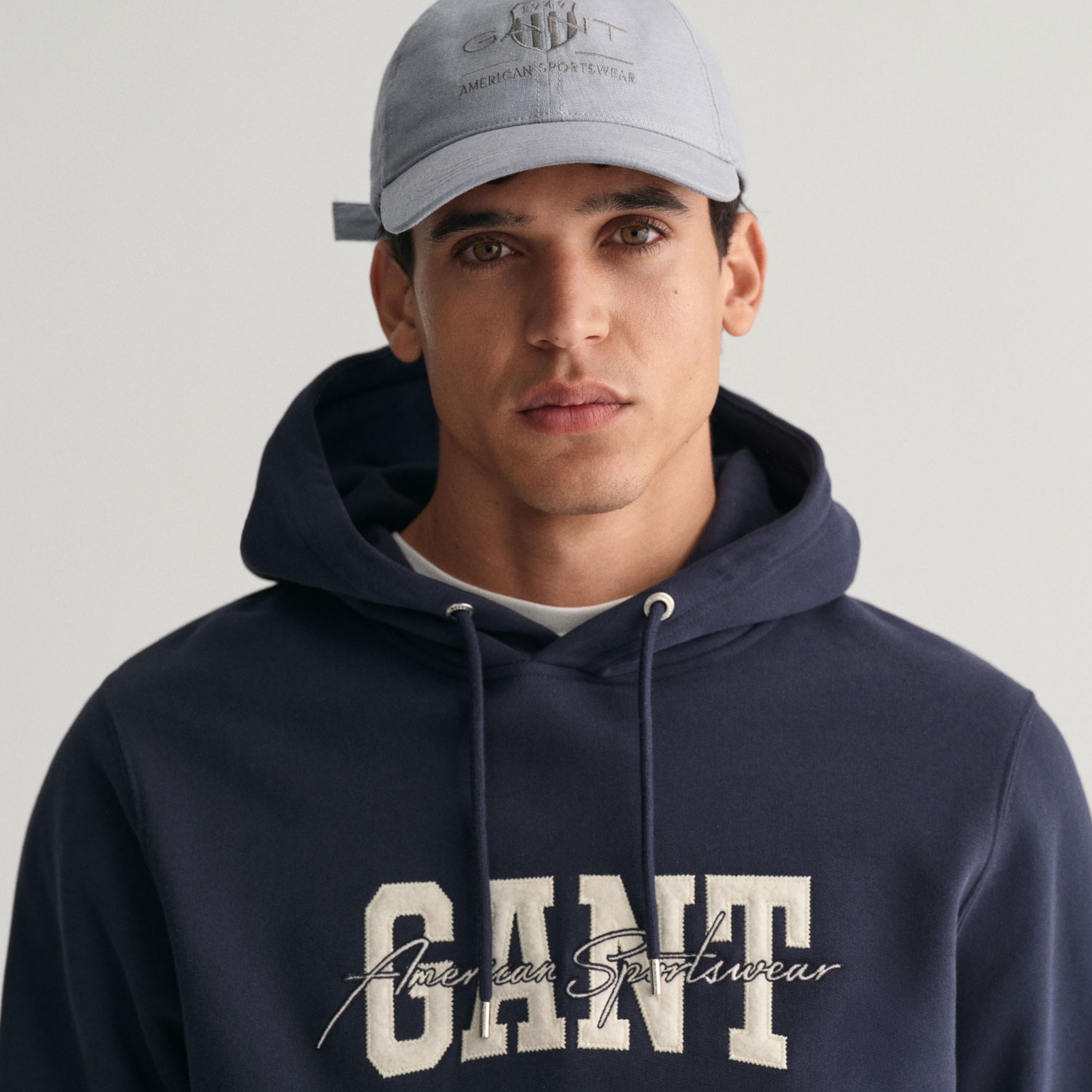 GANT Erkek Lacivert Regular Fit Kapüşonlu Logolu Sweatshirt