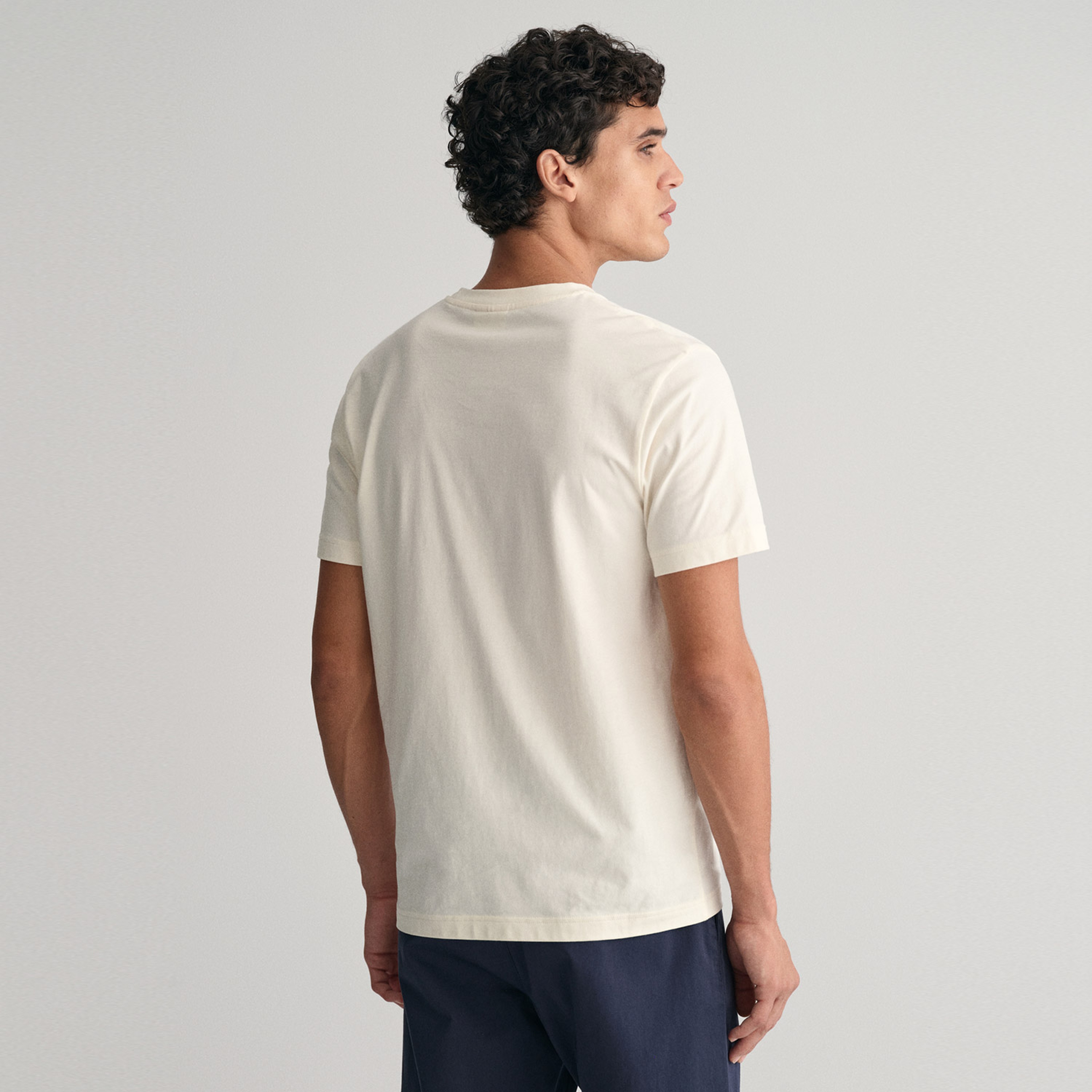 GANT Erkek Krem Regular Fit Bisiklet Yaka Logolu T-shirt