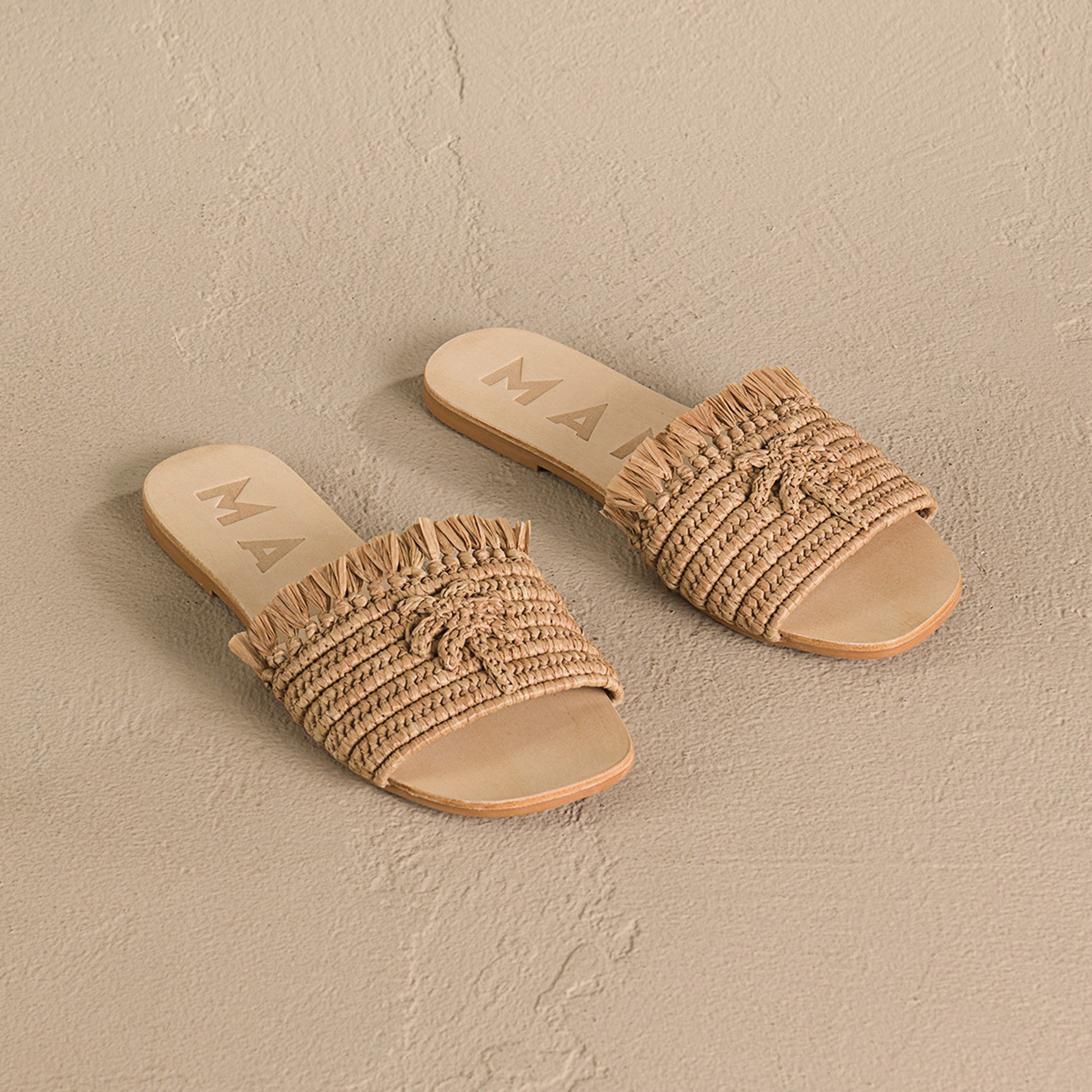 Manebi Kadın Bej Terlik