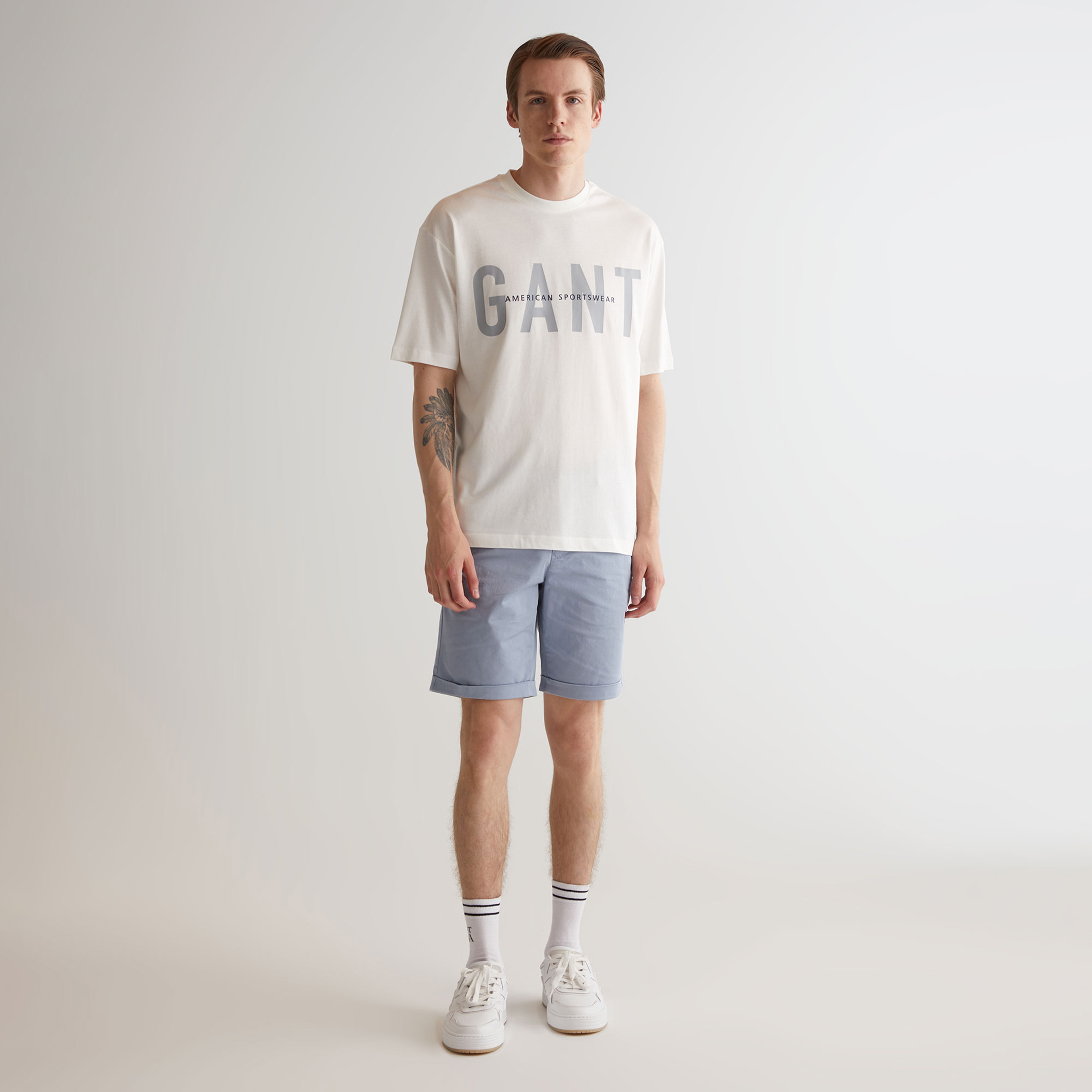 GANT Erkek Krem Oversize Fit Bisiklet Yaka Logolu T-shirt
