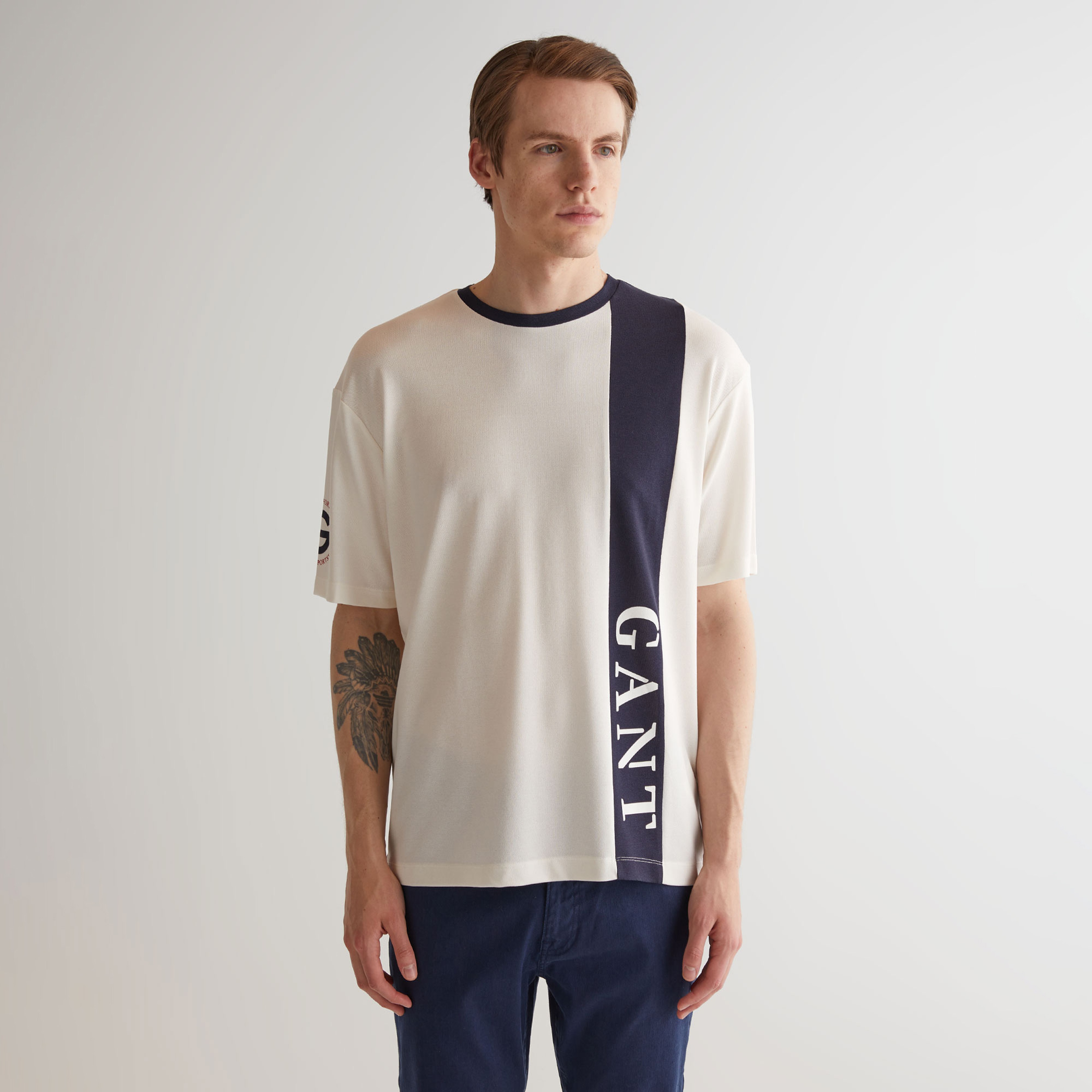 GANT Erkek Krem Oversize Fit Bisiklet Yaka Logolu T-shirt