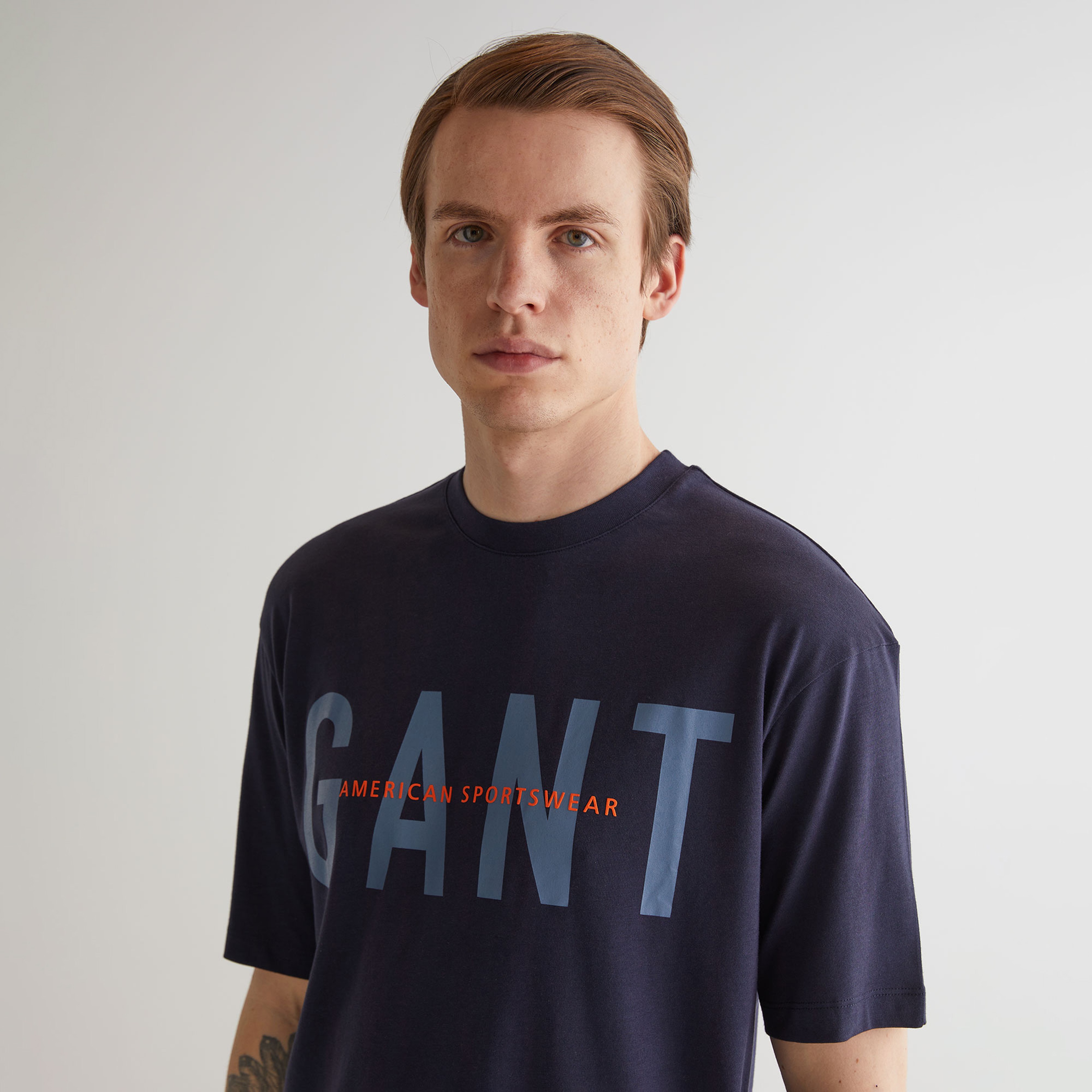 GANT Erkek Lacivert Oversize Fit Bisiklet Yaka Logolu T-shirt