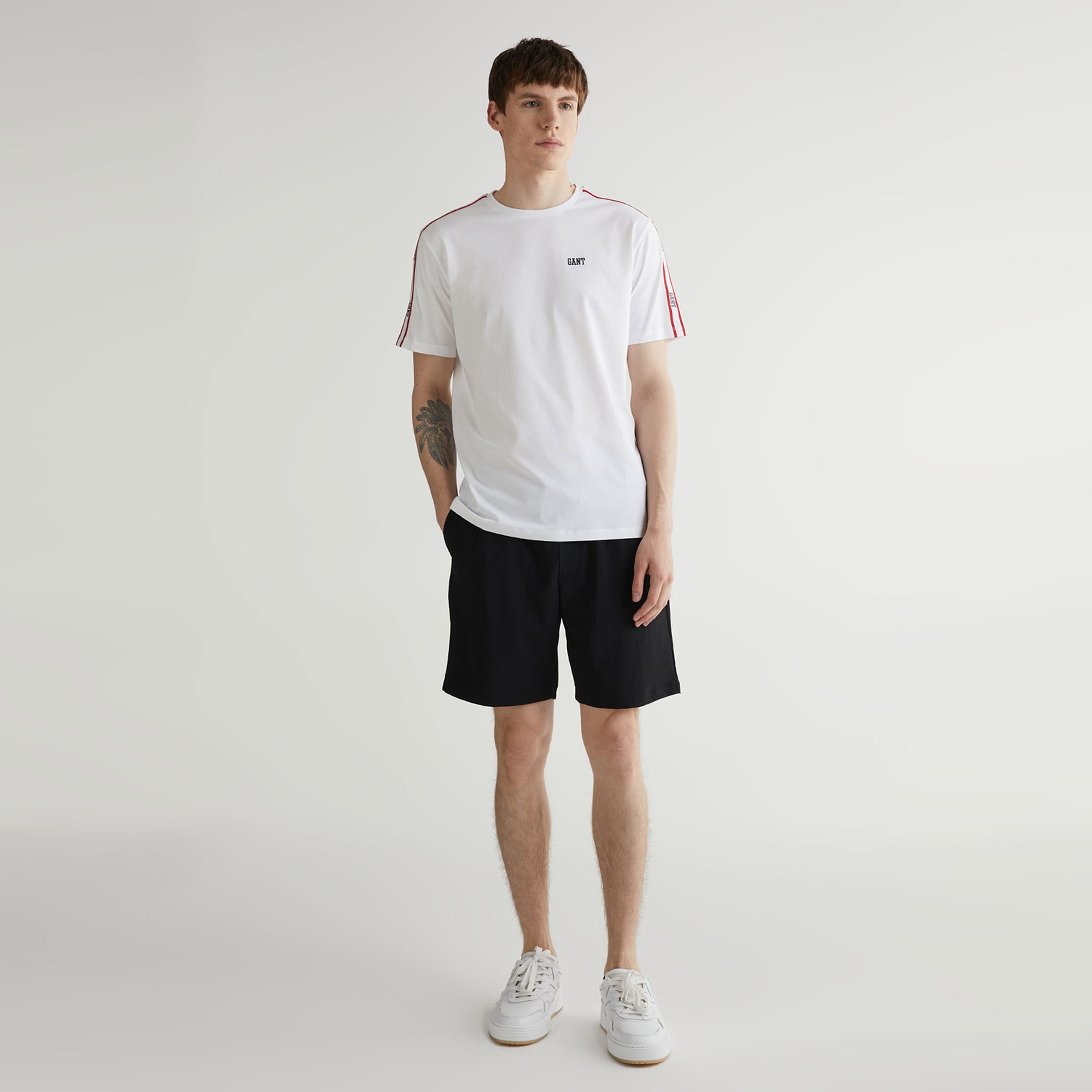 GANT Erkek Beyaz Regular Fit Bisiklet Yaka Renk Bloklu T-shirt