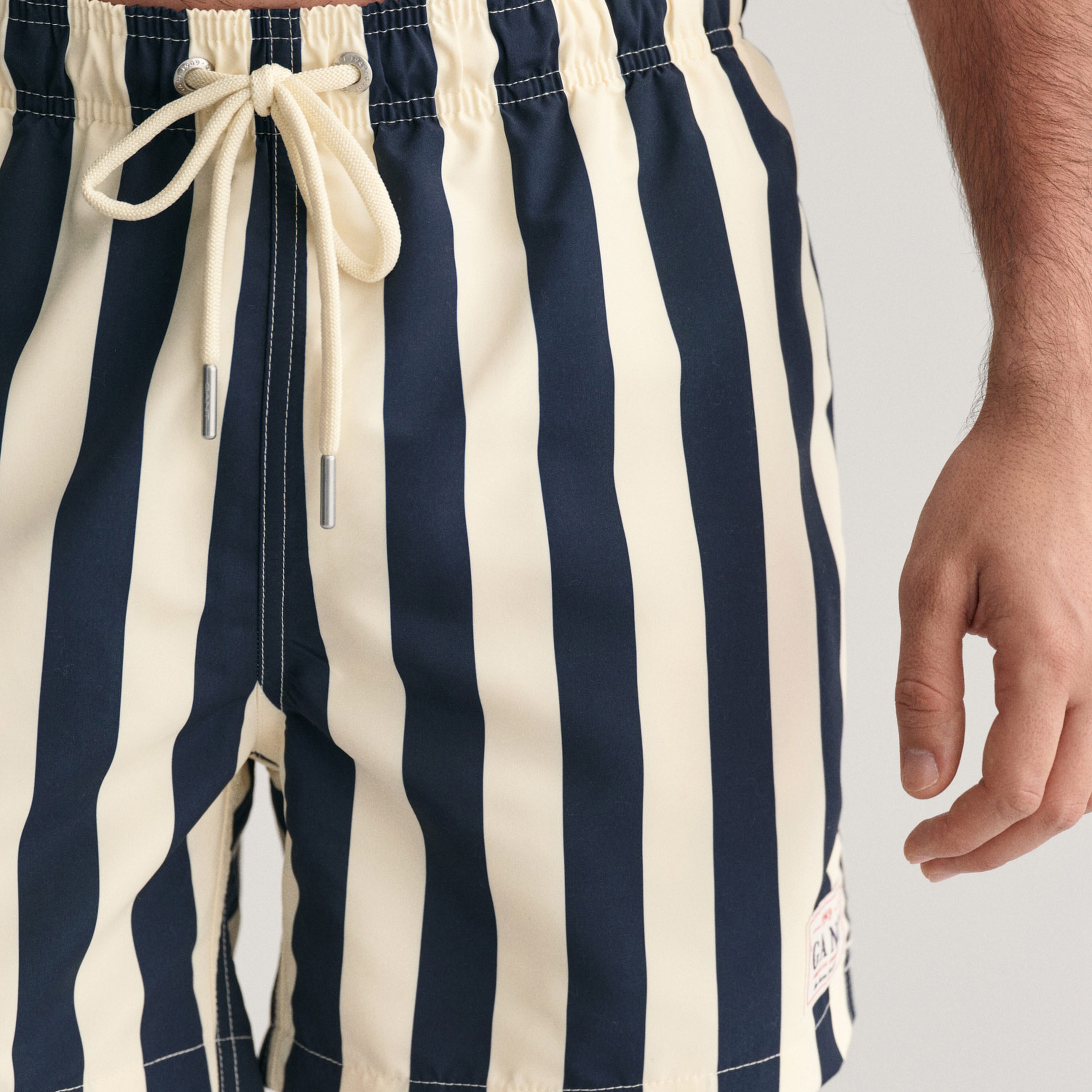 GANT Erkek Lacivert Regular Fit Çizgili Deniz Şortu