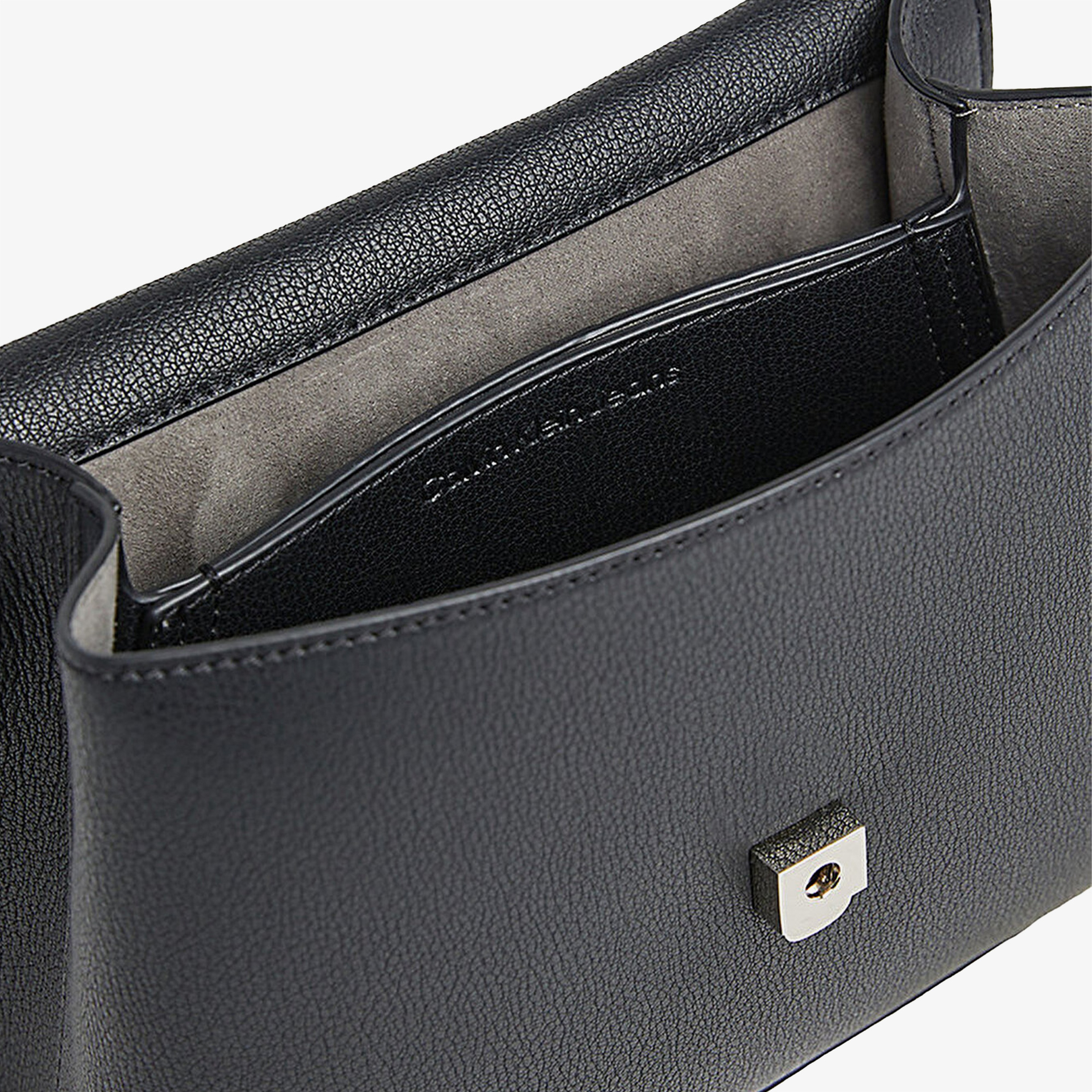 Calvin Klein Kadın Siyah Çanta