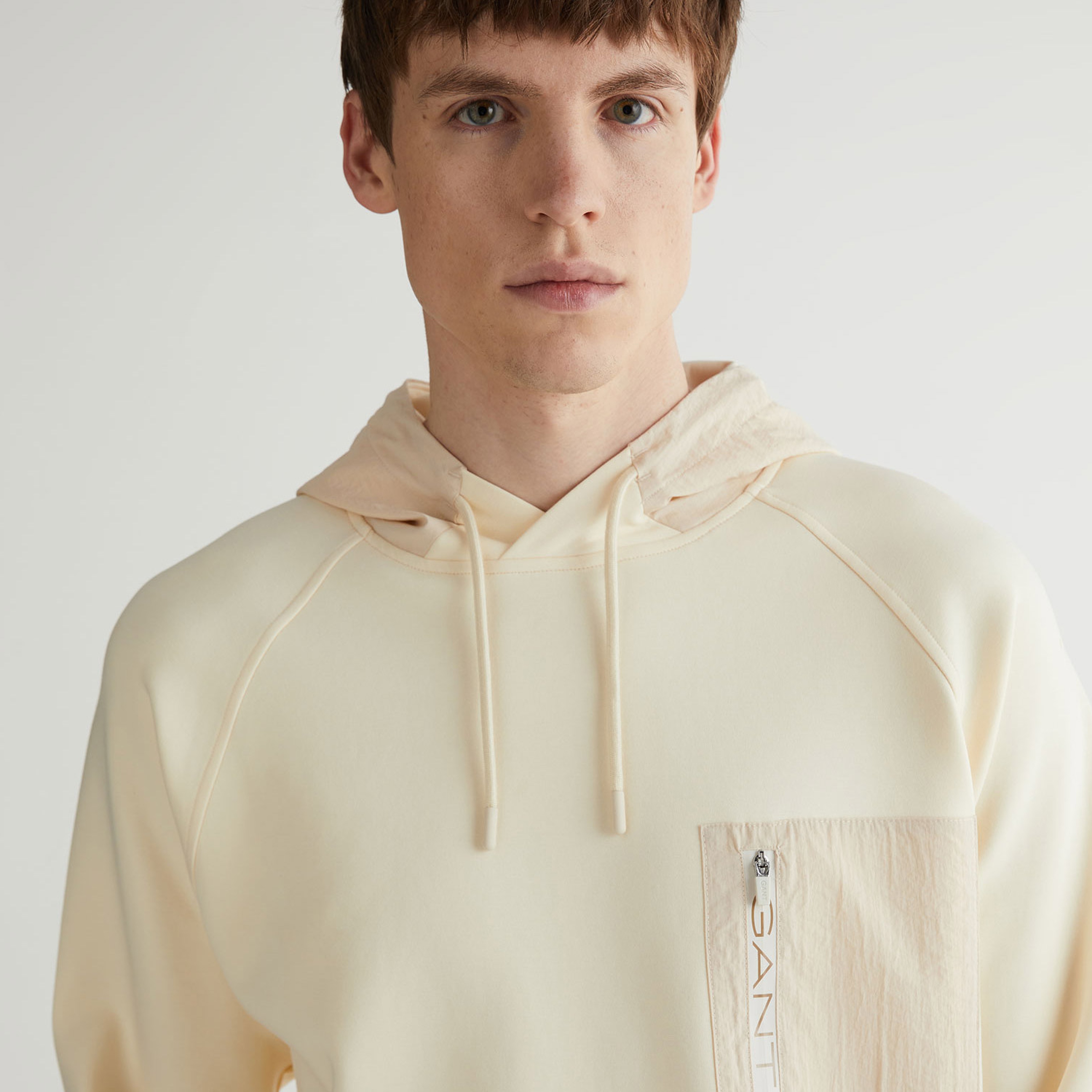 GANT Erkek Krem Regular Fit Kapüşonlu Logolu Sweatshirt