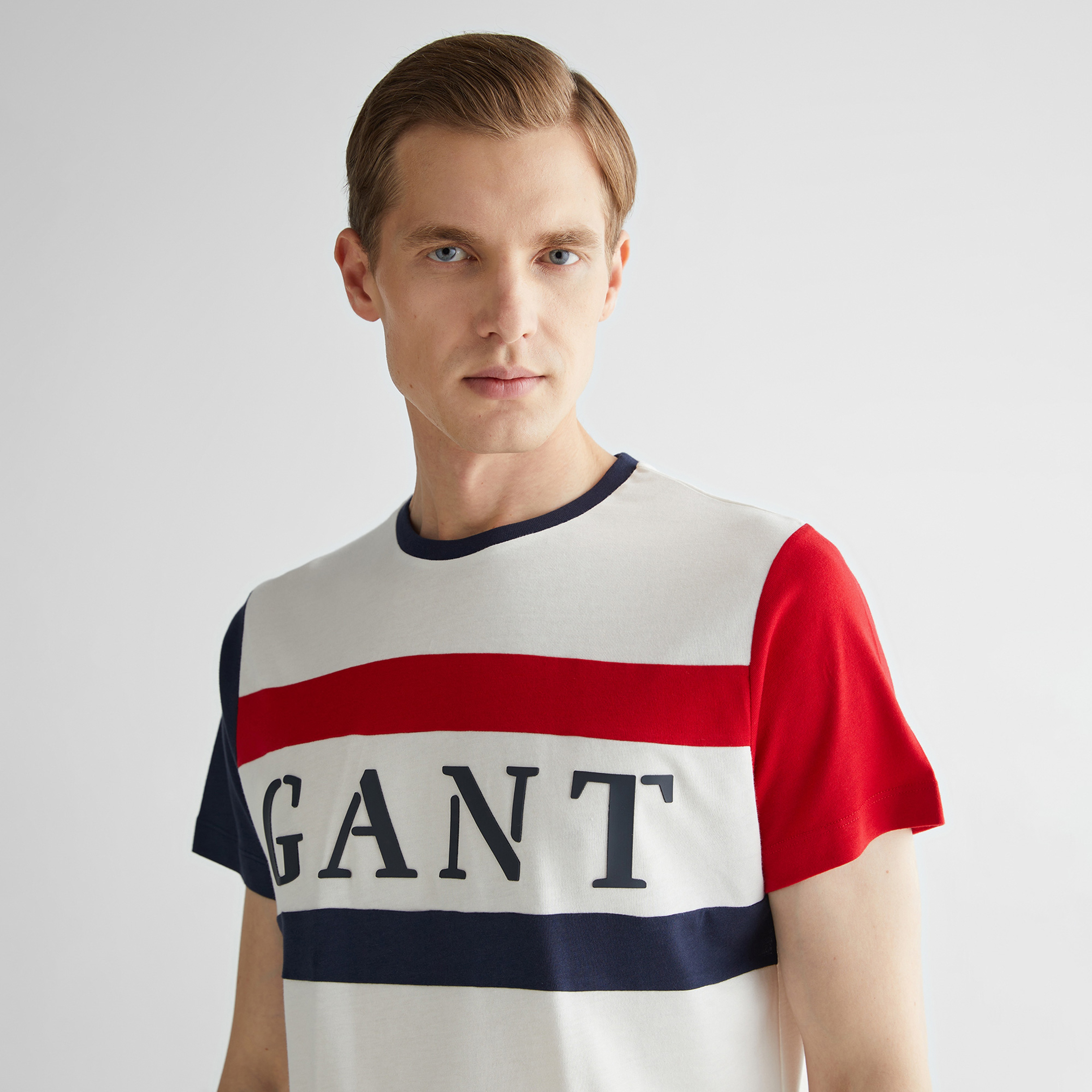 GANT Erkek Krem Regular Fit Bisiklet Yaka Logolu T-shirt