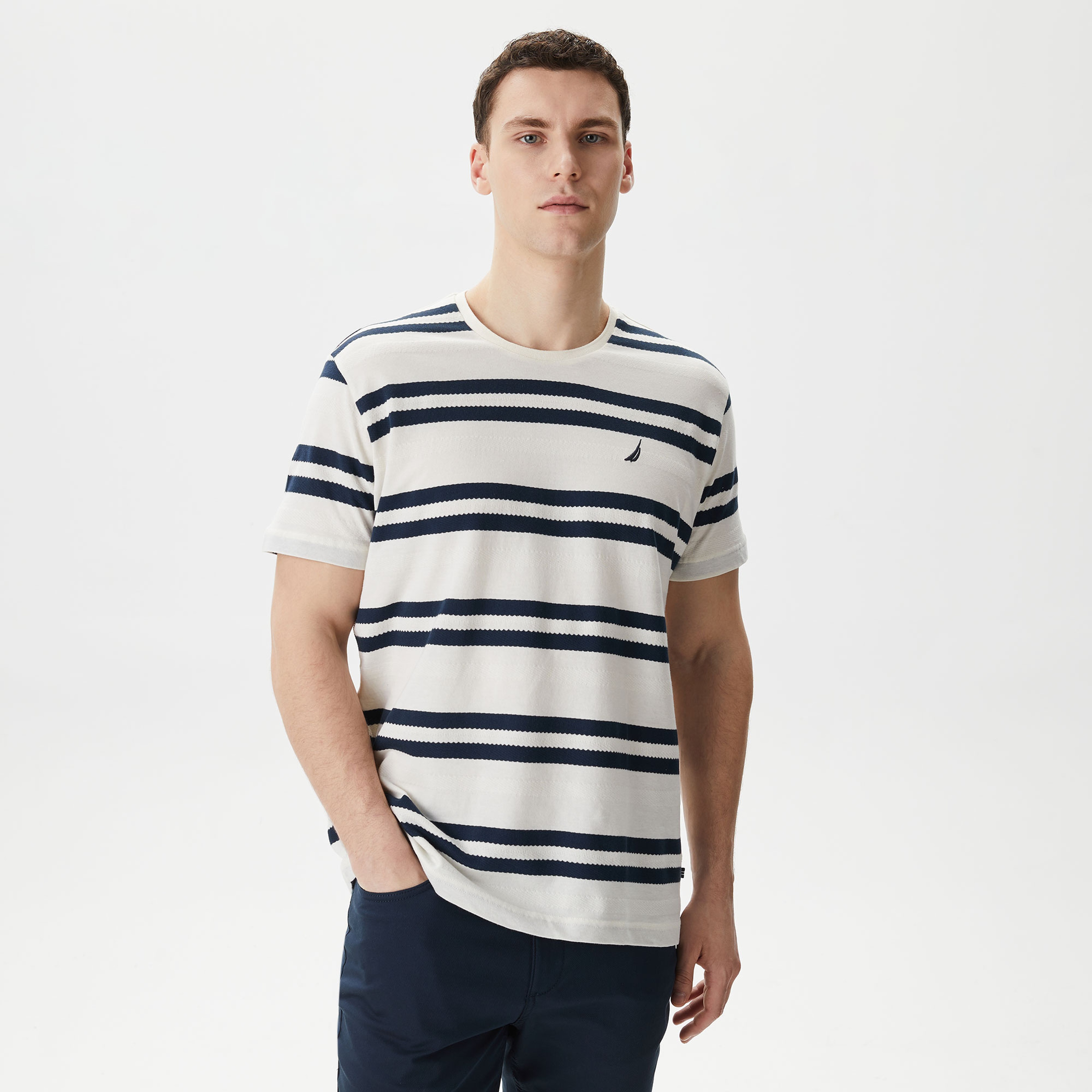 Nautica Erkek Beyaz Standart Fit Kısa Kollu Çizgili T-Shirt