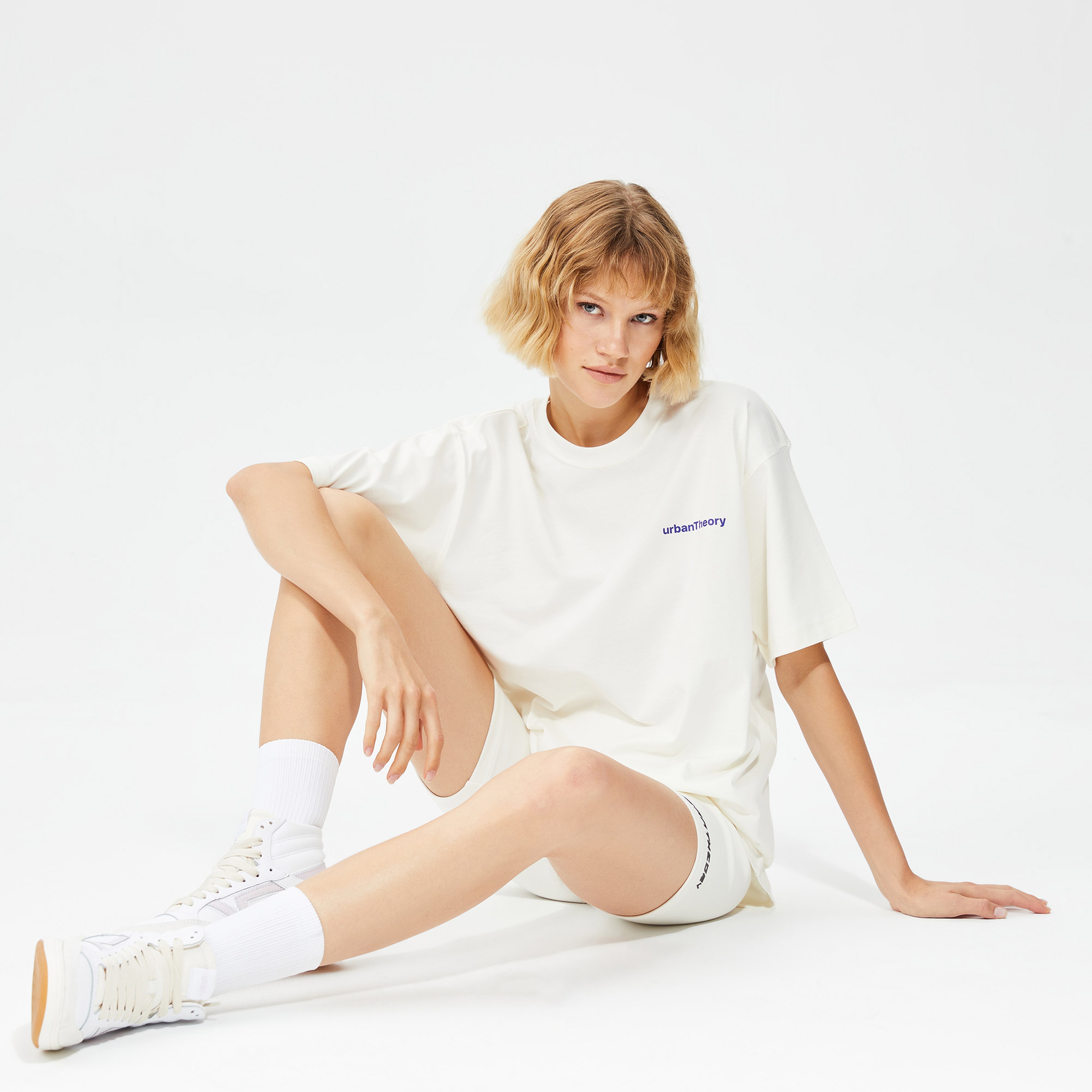 Urban Theory Back Artwork Prınted Unisex Beyaz T-Shirt