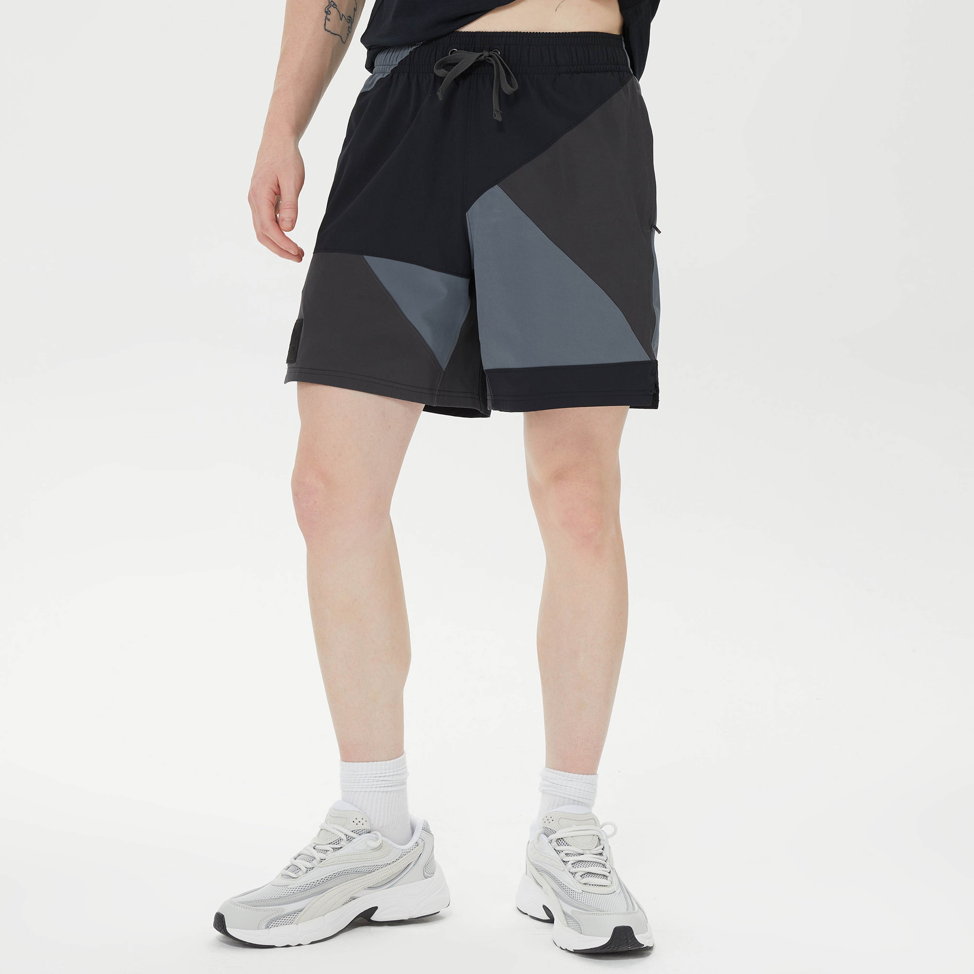 Under Armour Curry Woven 7 Erkek Gri Şort