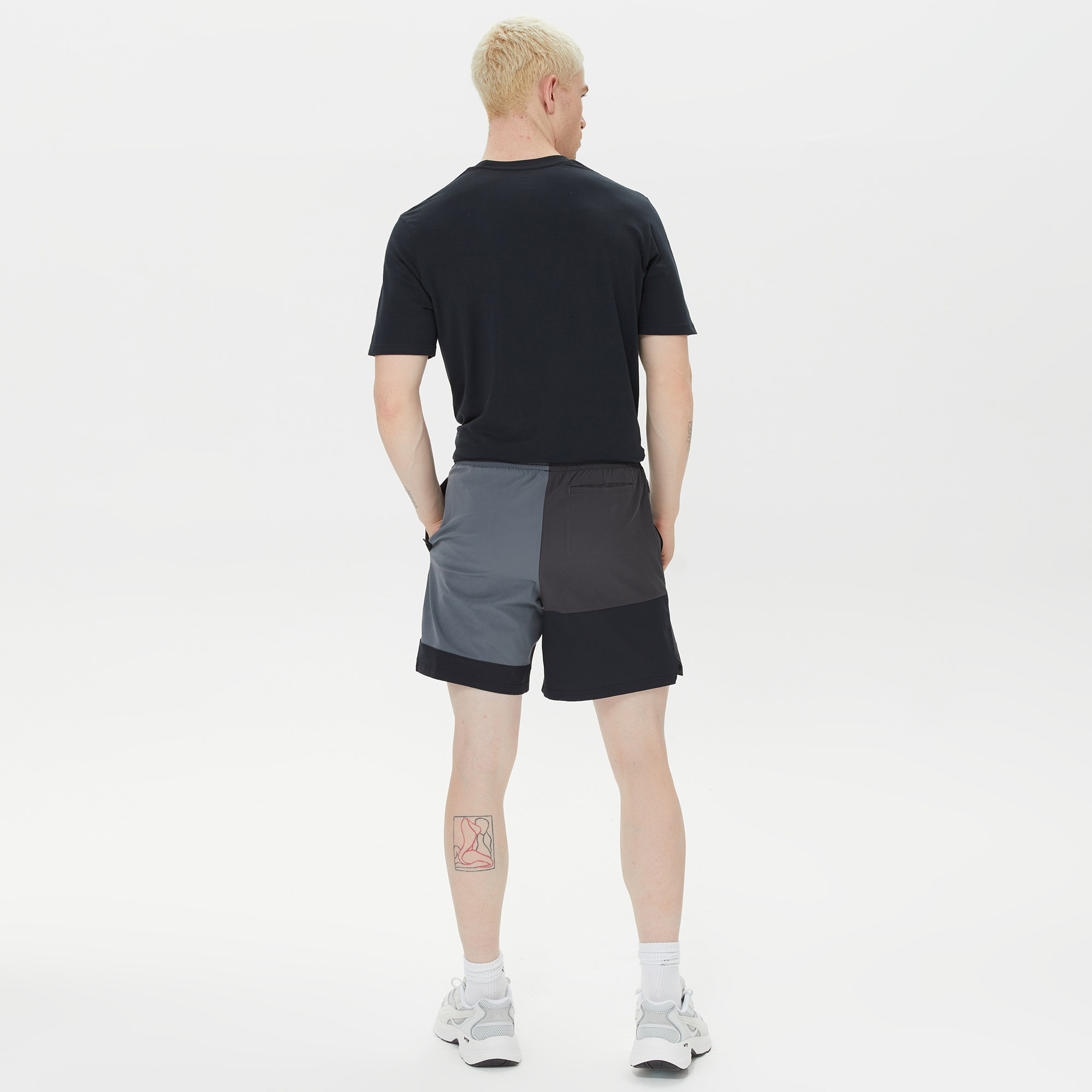 Under Armour Curry Woven 7 Erkek Gri Şort