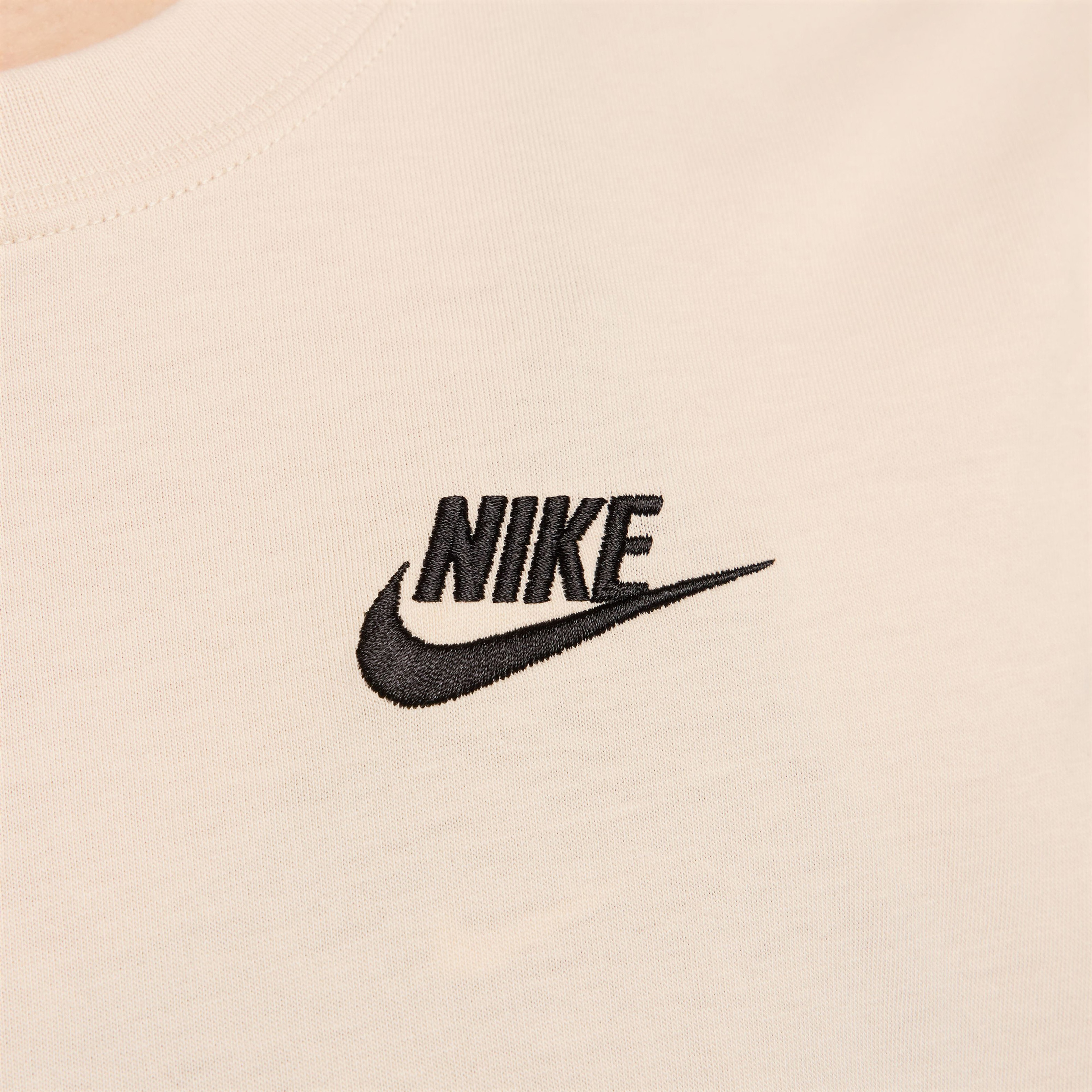 Nike Sportswear Club Kadın Bej T-Shirt