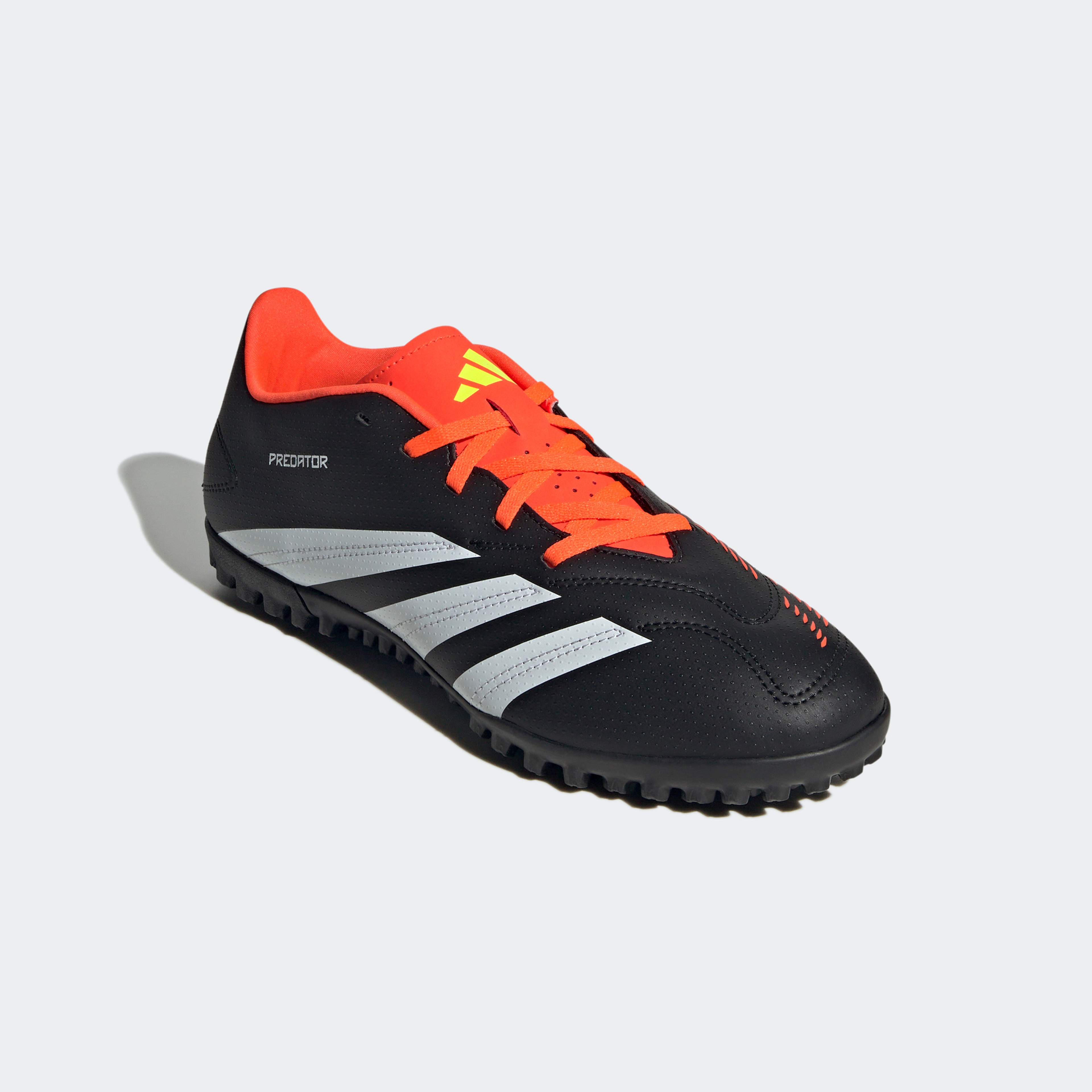 adidas Predator 24 Club Erkek Siyah Halı Saha Kramponu