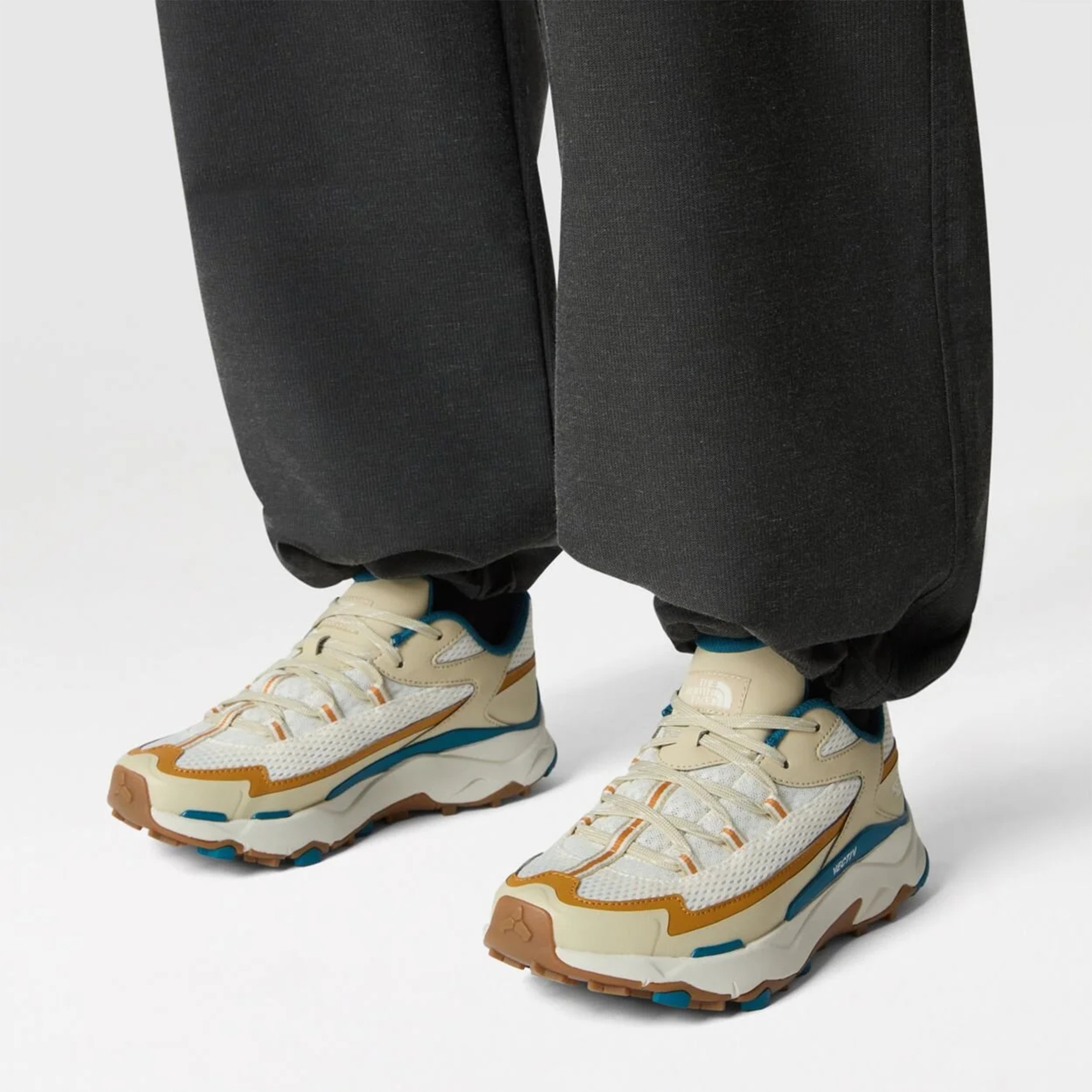 The North Face Vectiv Taraval Kadın Bej Koşu Ayakkabısı