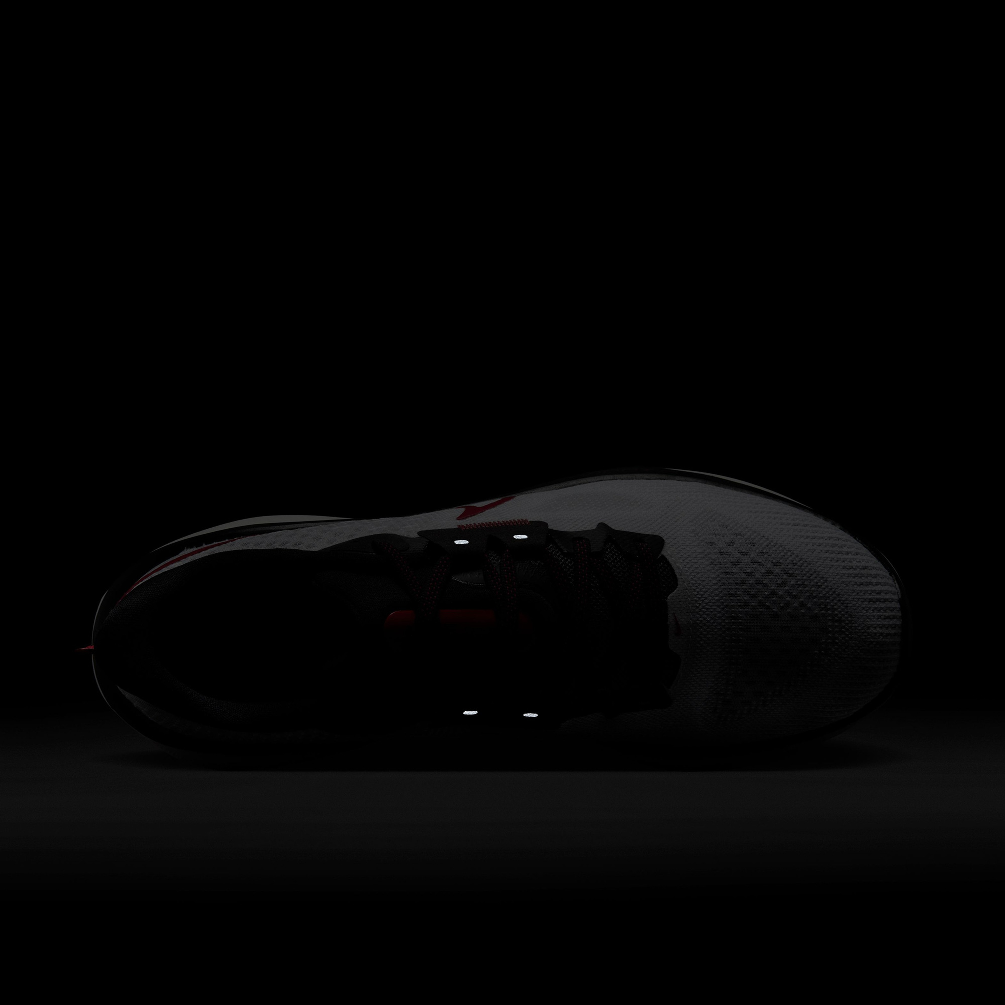 Nike Vomero 17 Erkek Beyaz Koşu Ayakkabısı