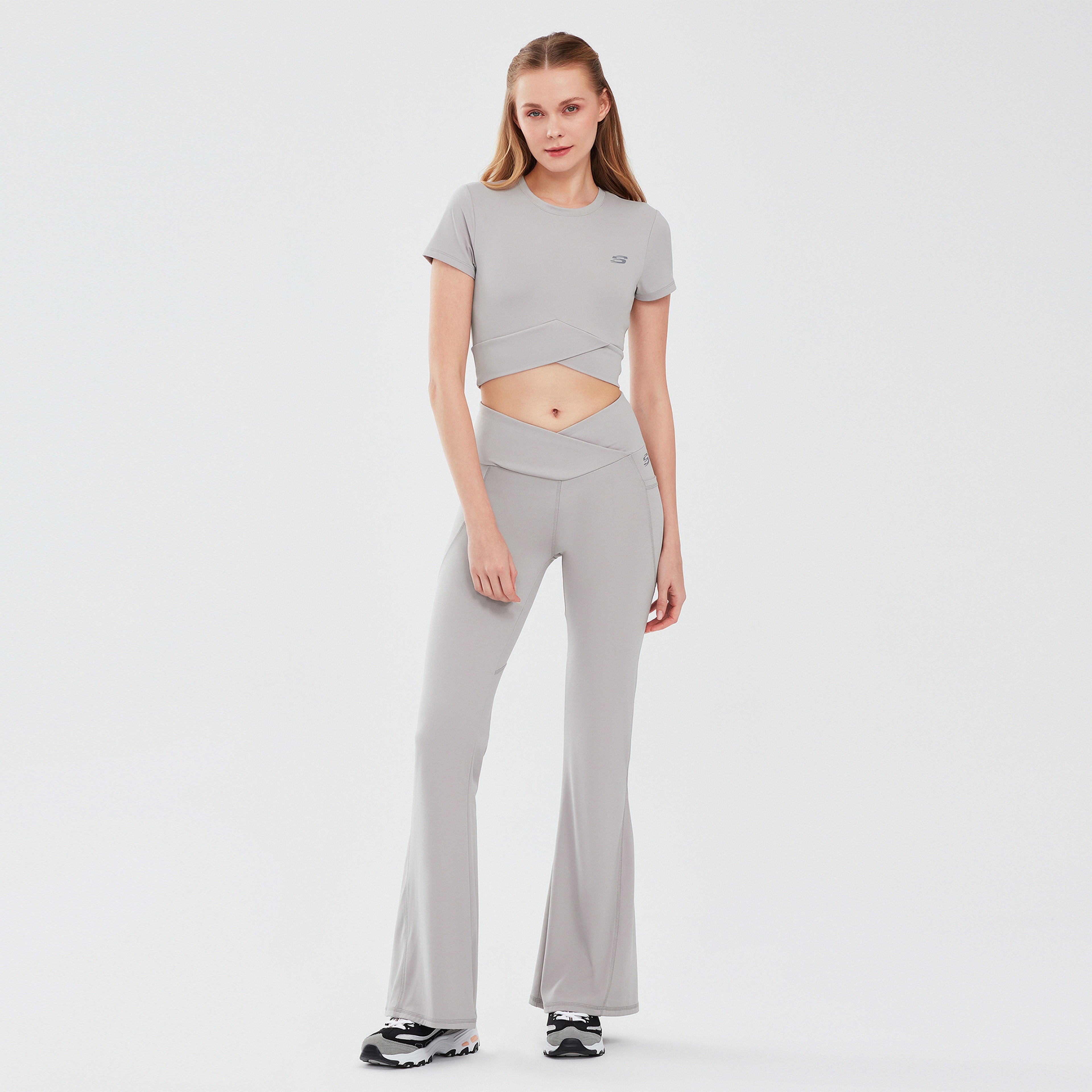 Skechers Kadın Gri T-shirt