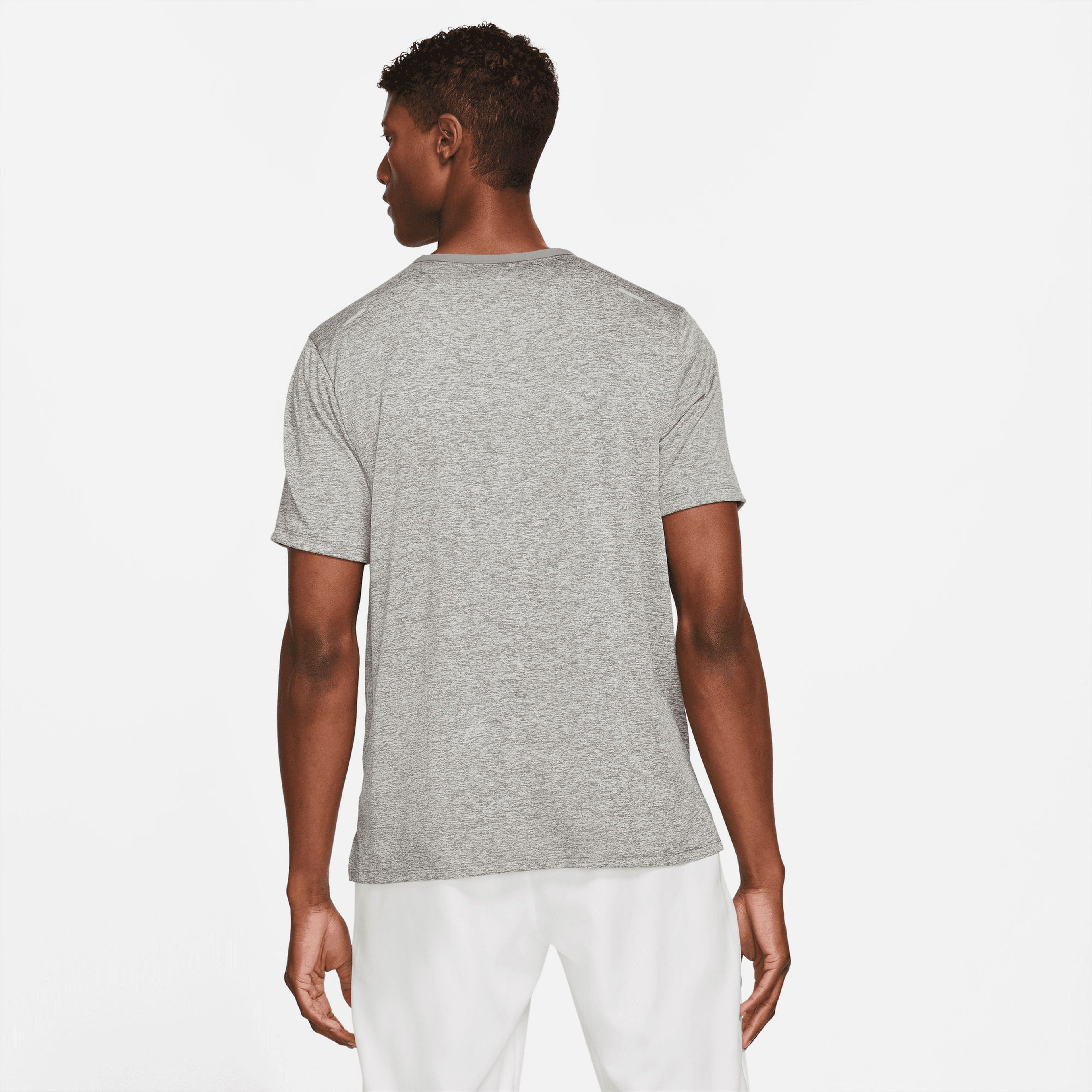 Nike Dri-FIT Rise 365 Ss Erkek Gri Koşu T-Shirt