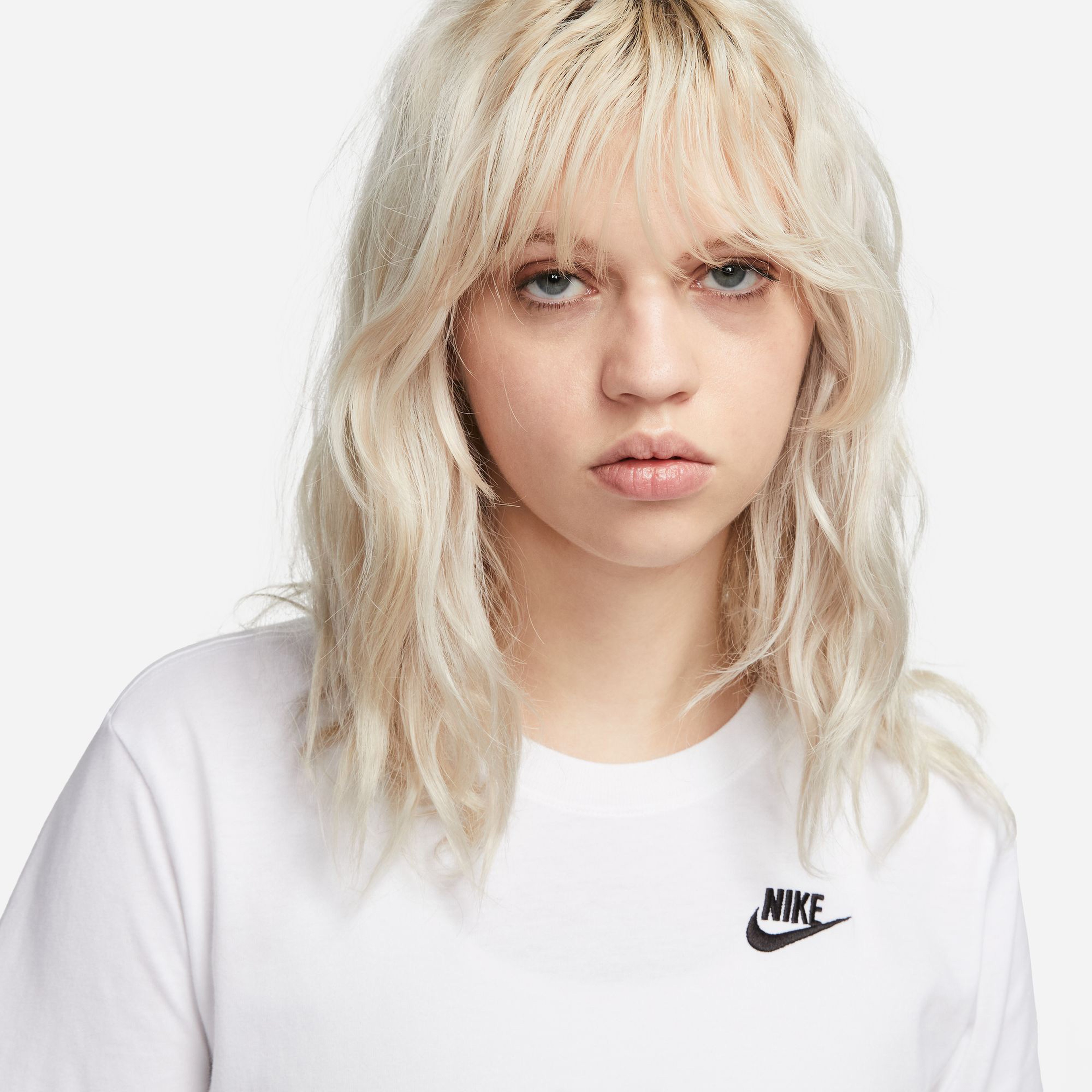Nike Sportswear Essential Club Kadın Beyaz T-Shirt