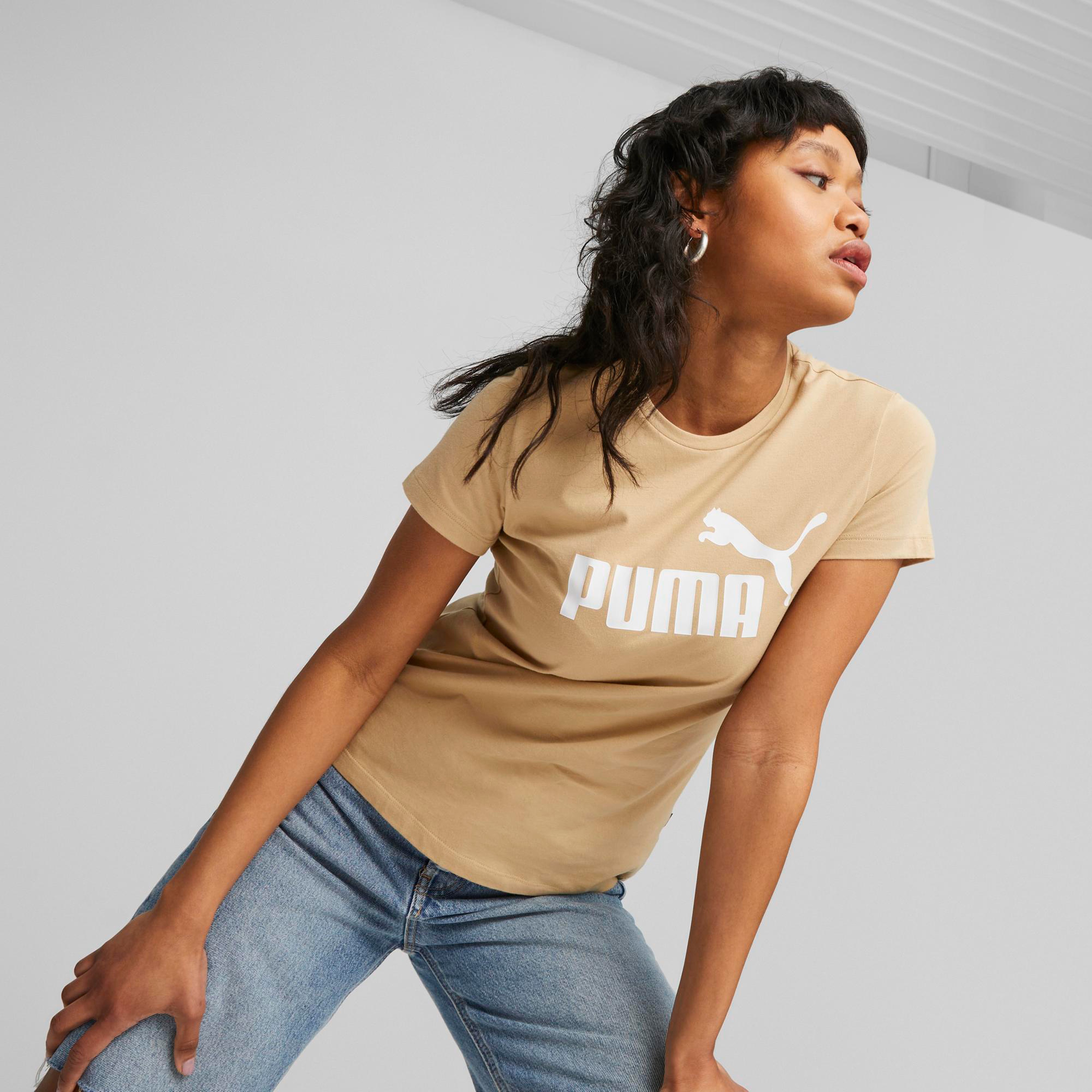 Puma Essential Logo Kadın Bej Günlük T-Shirt