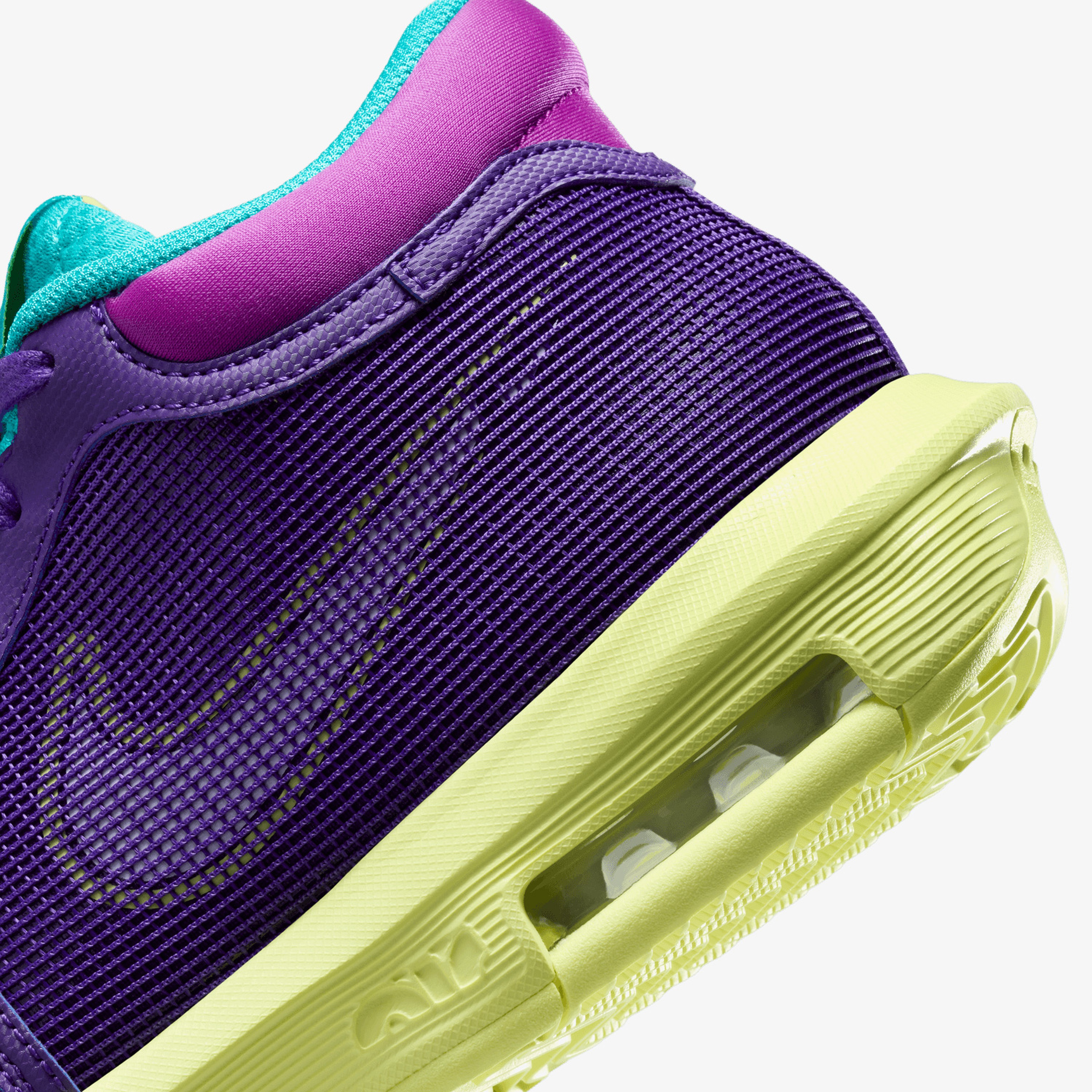 Nike Lebron Witness VIII Erkek Mor Basketbol Ayakkabısı
