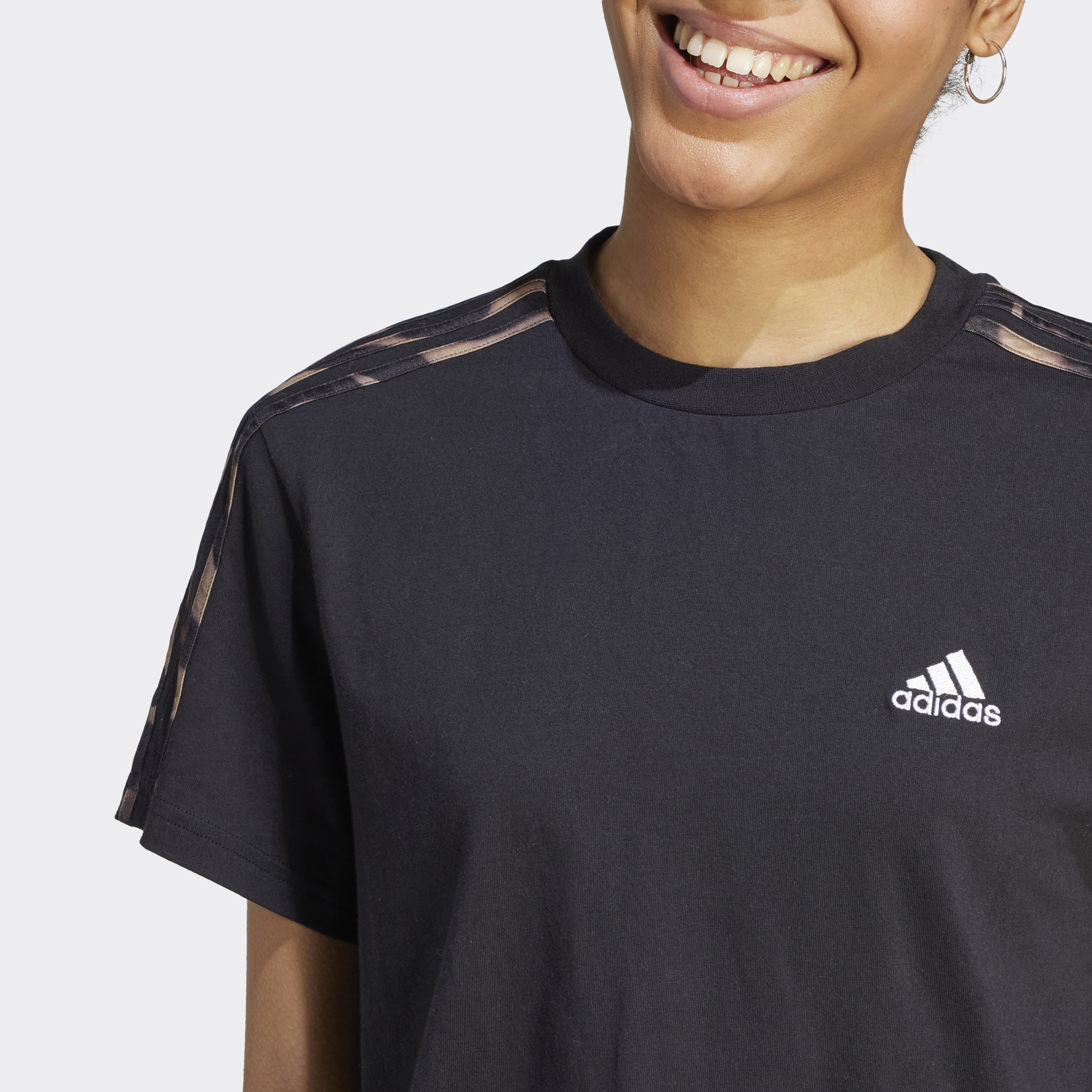 adidas Vibrant Print 3-Stripes Cotton Crop Kadın Siyah Günlük T-Shirt