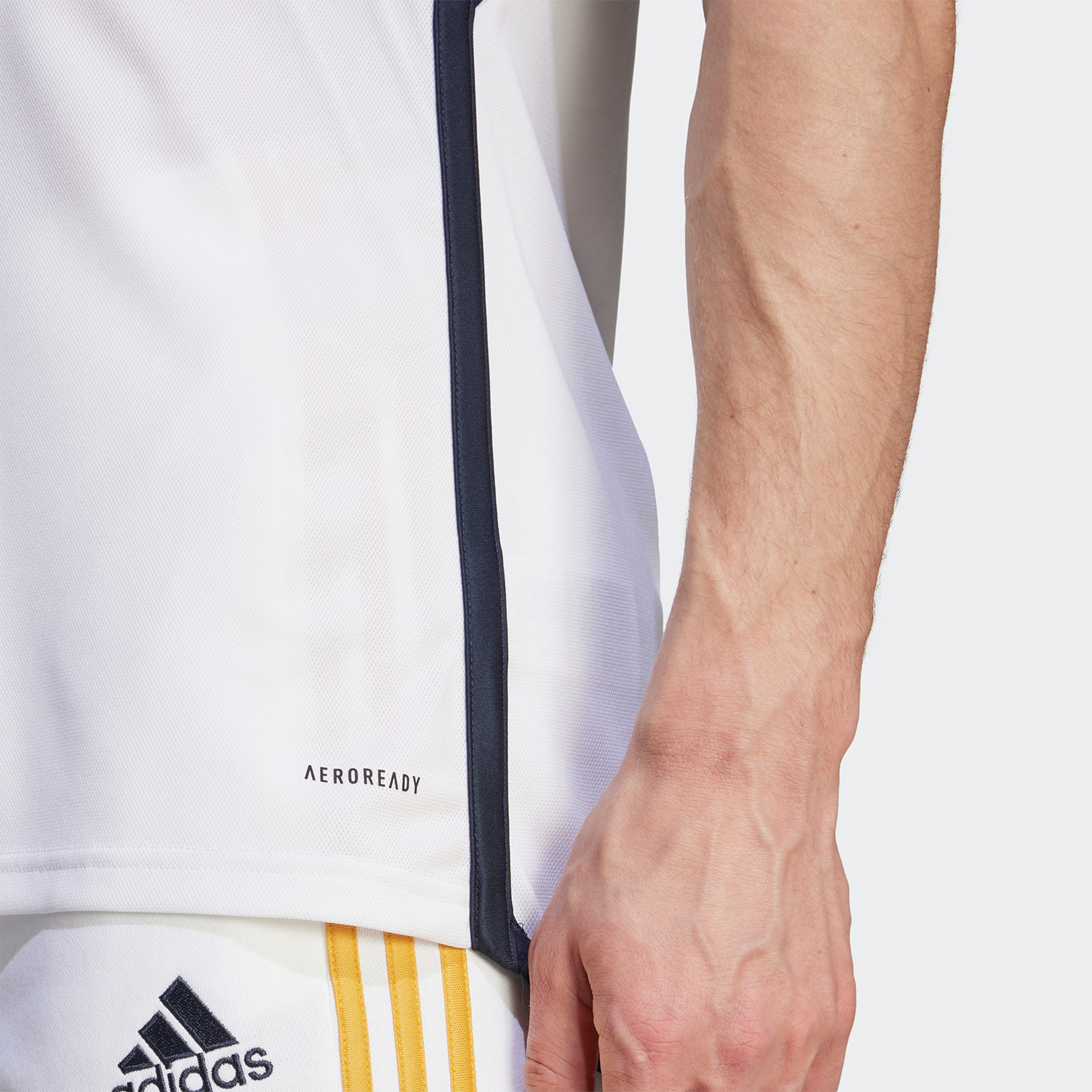 Adidas 2023-24 Real Madrid  Erkek Beyaz Futbol Forması