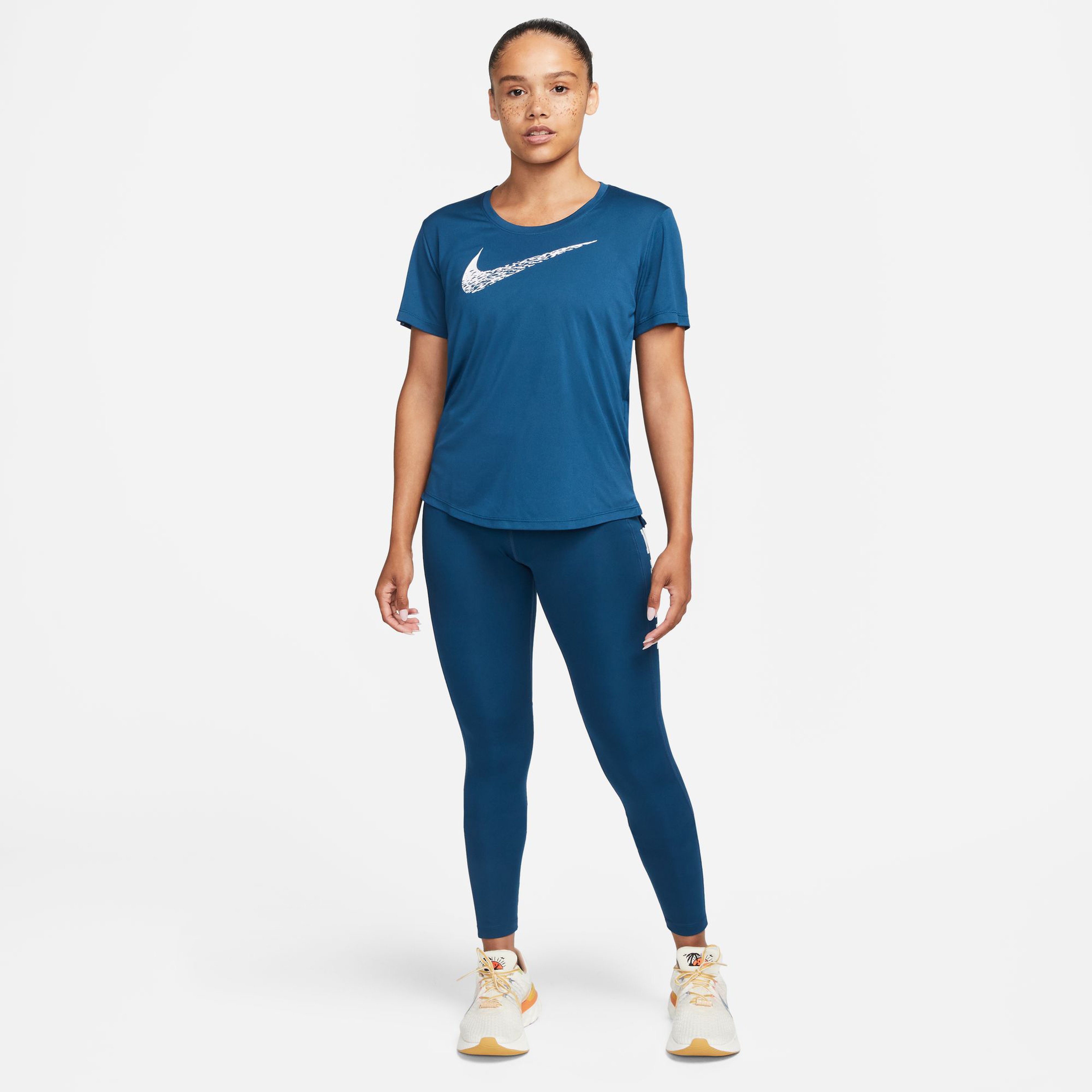 Nike W Nk Swoosh Run Ss Kadın Mavi T-Shirt