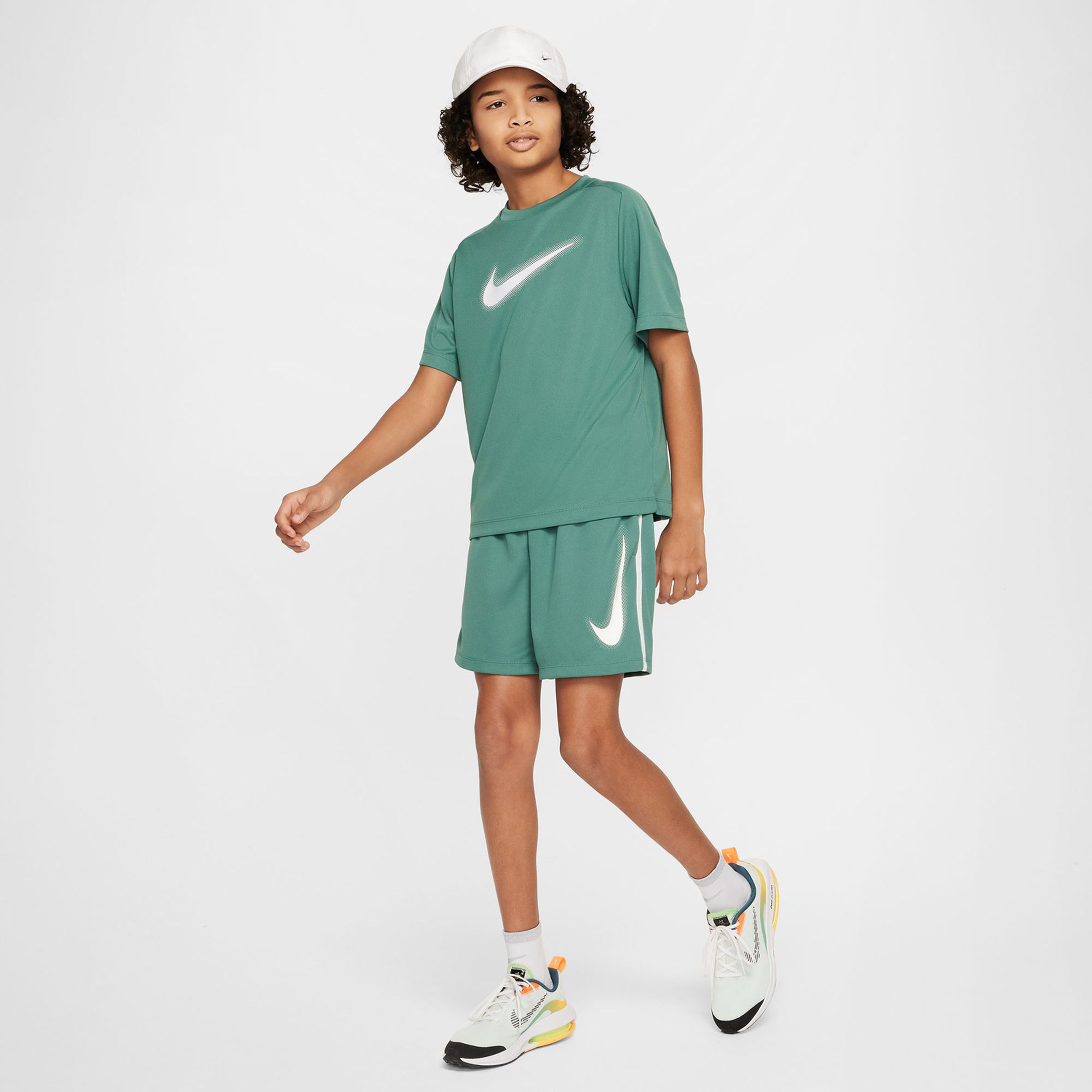 Nike Dri-Fit Multi+ Çocuk Yeşil Antrenman Şortu