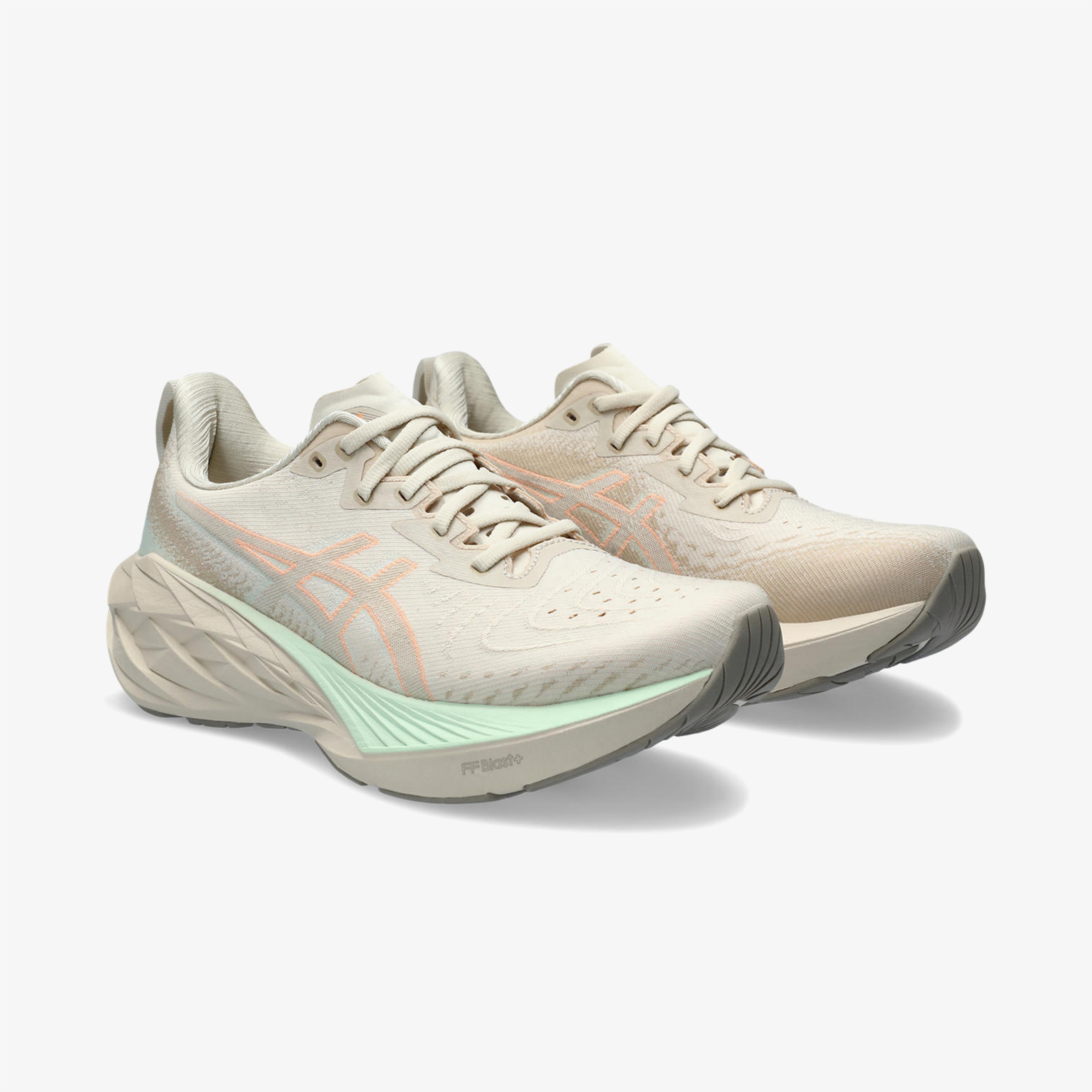 Asics Novablast 4 Kadın Bej Koşu Ayakkabısı