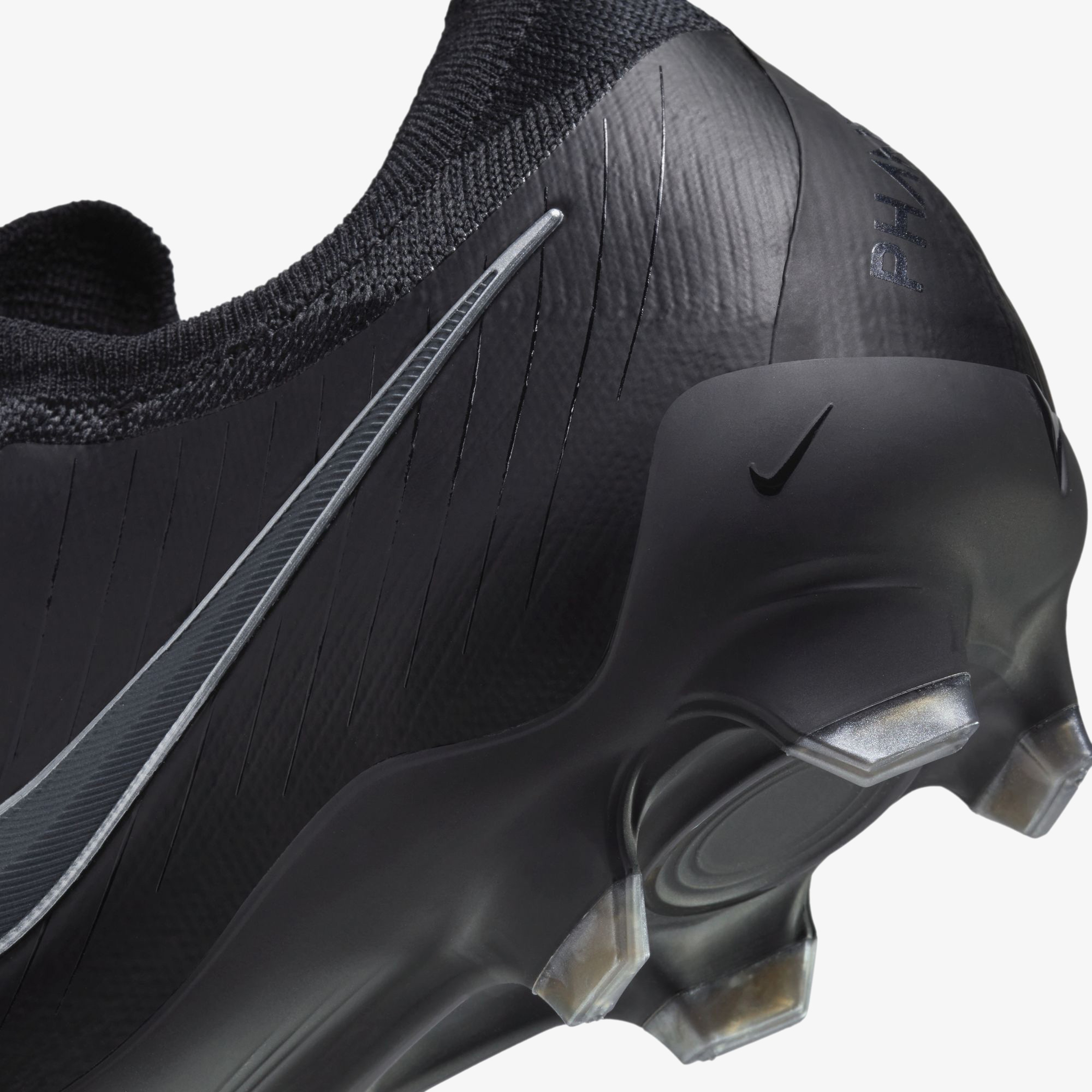Nike Phantom GX II Pro Erkek Siyah Halı Saha Kramponu