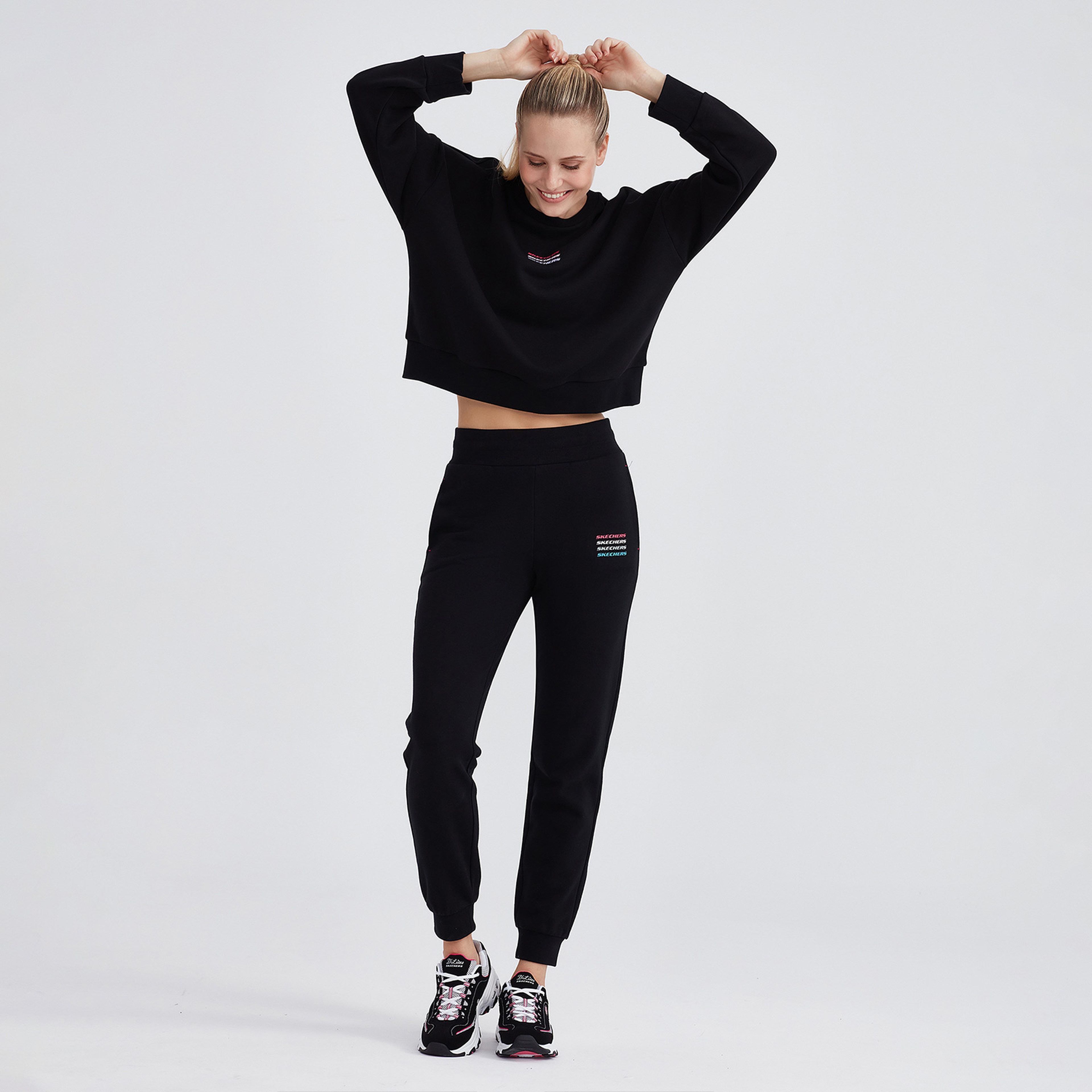 Skechers Essential Crew Neck Kadın Siyah Günlük Sweatshirt