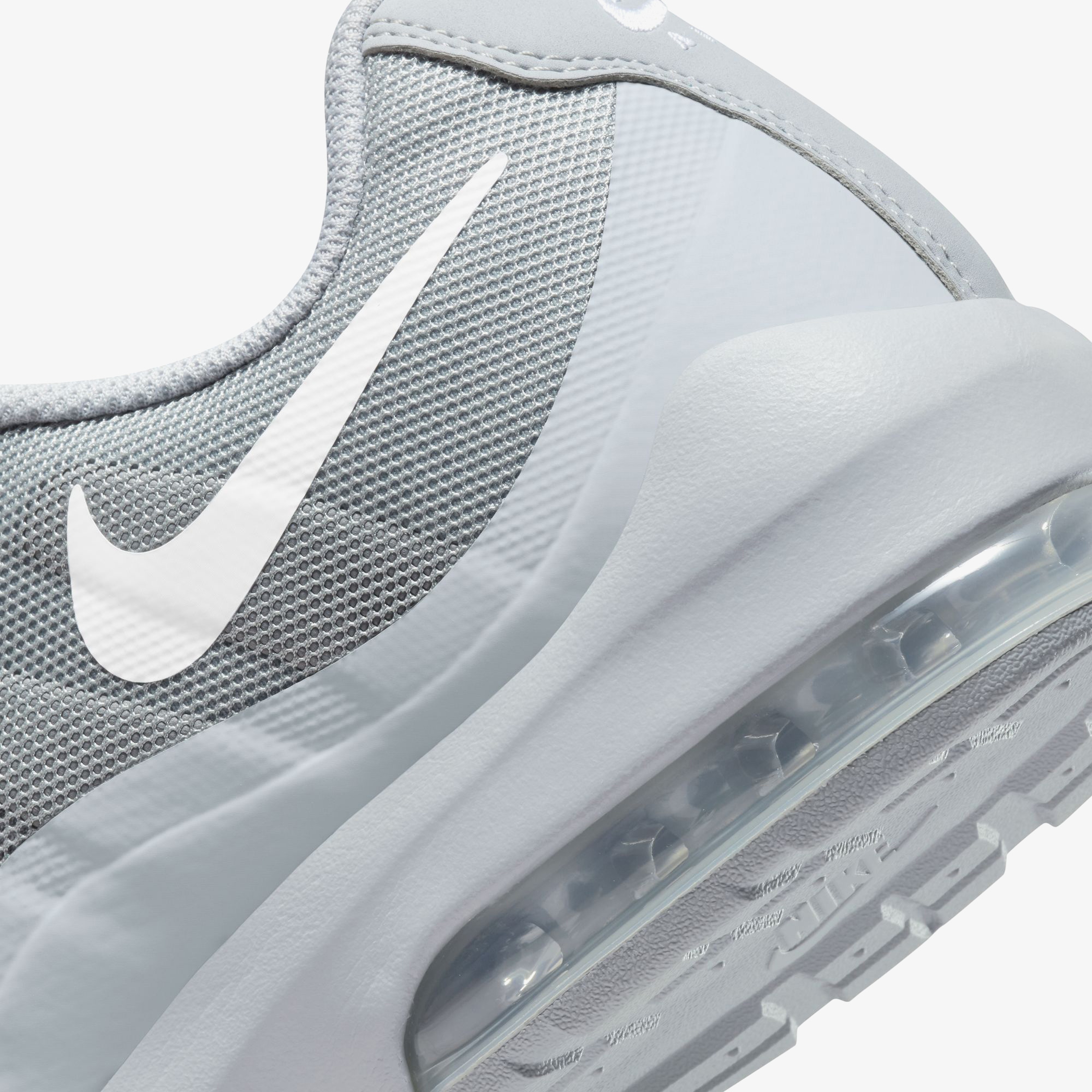 Nike Air Max Invigor Erkek Gri Koşu Ayakkabısı