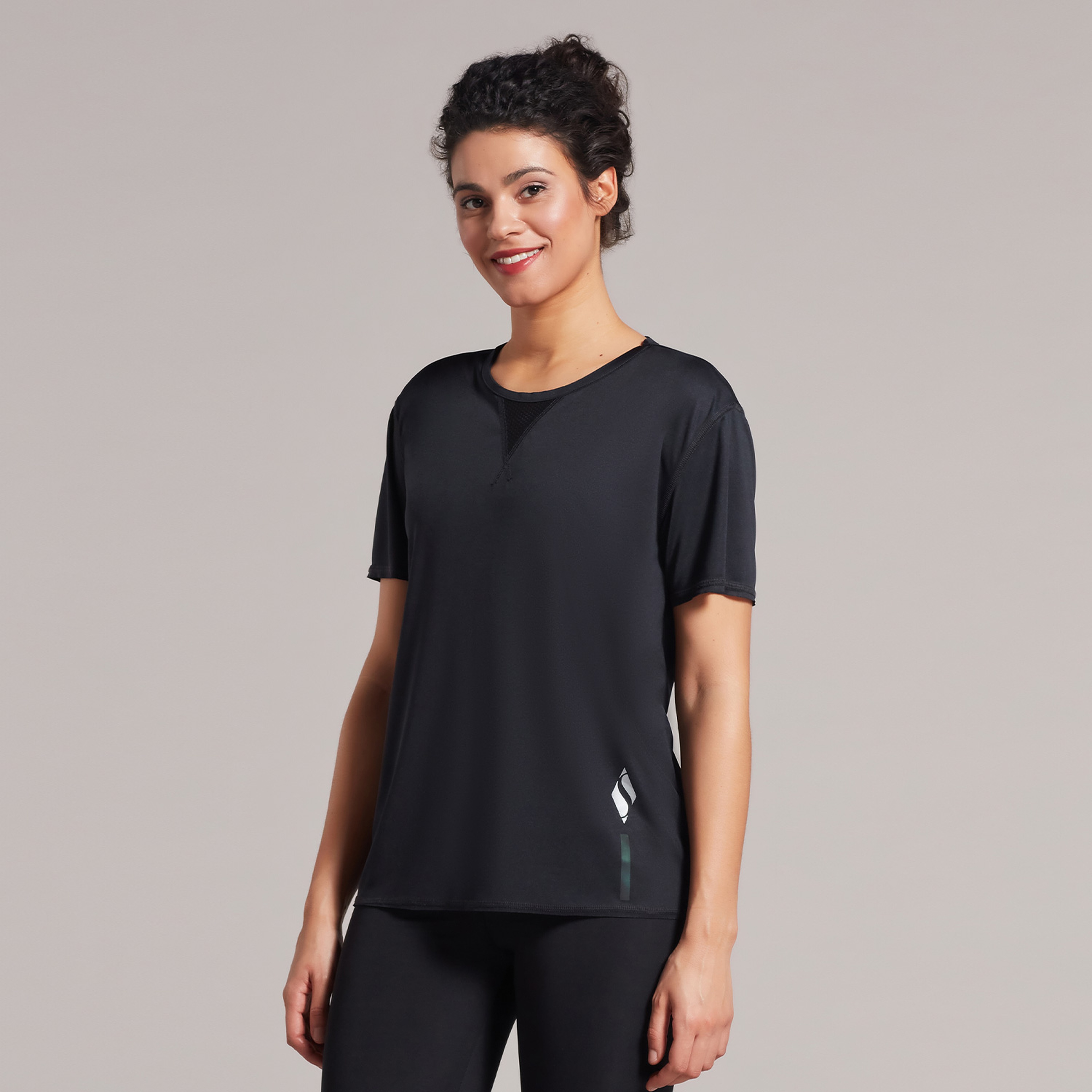 Skechers Performance Coll Reflect Logo Crew Kadın Siyah Günlük T-Shirt