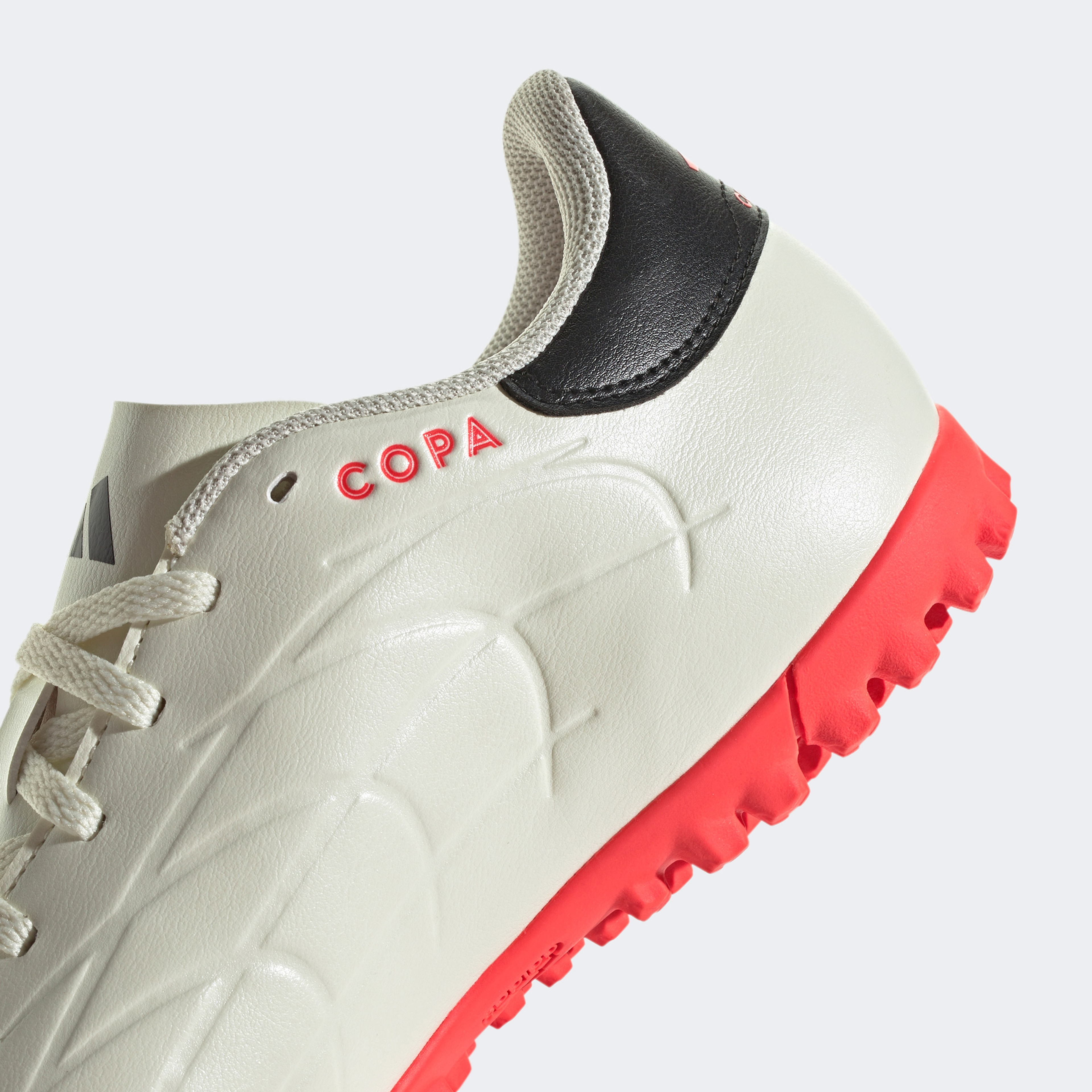 adidas Copa Pure 2 Club Tf Erkek Beyaz Halı Saha Kramponu