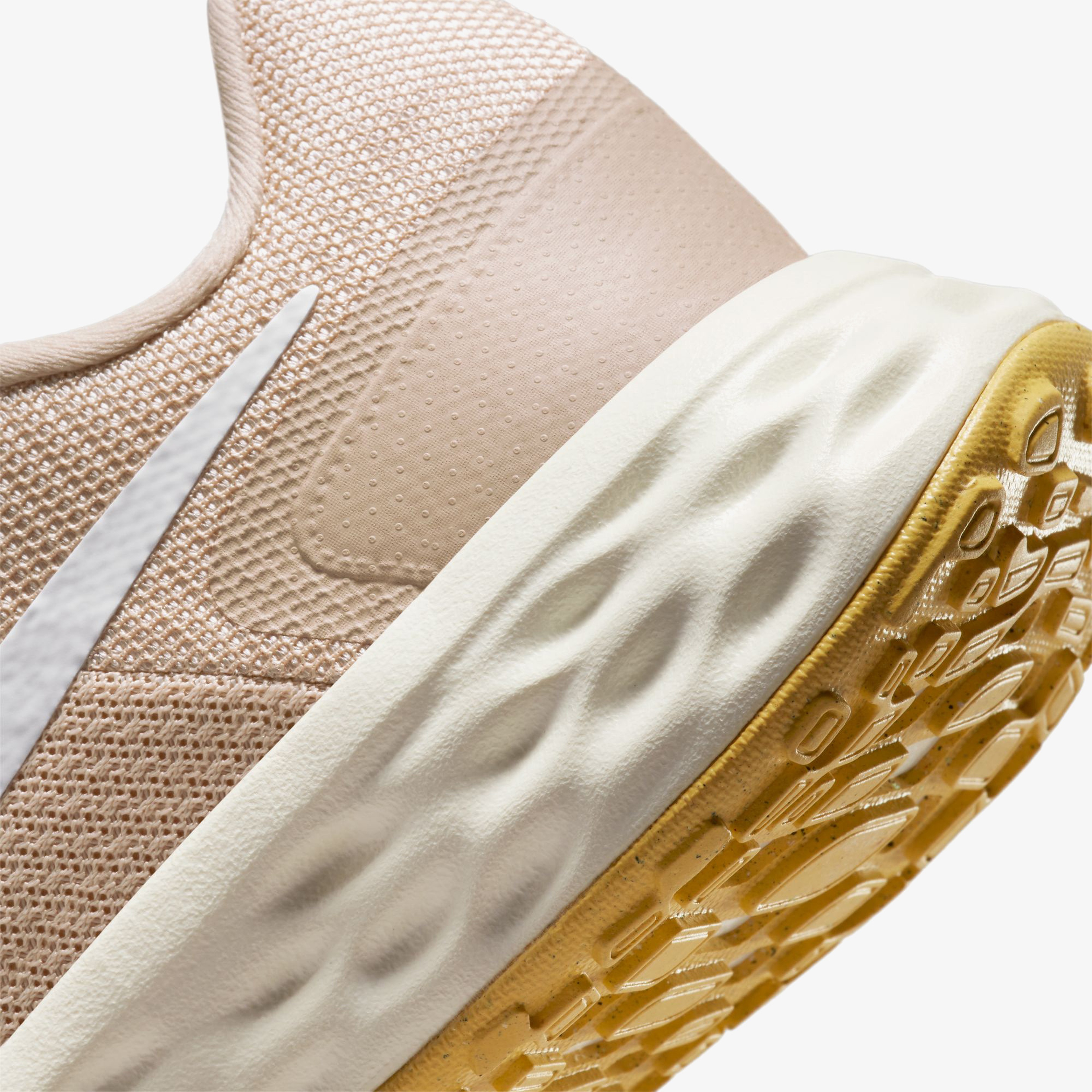 Nike Revolution 6 Nn Kadın Bej Koşu Ayakkabısı
